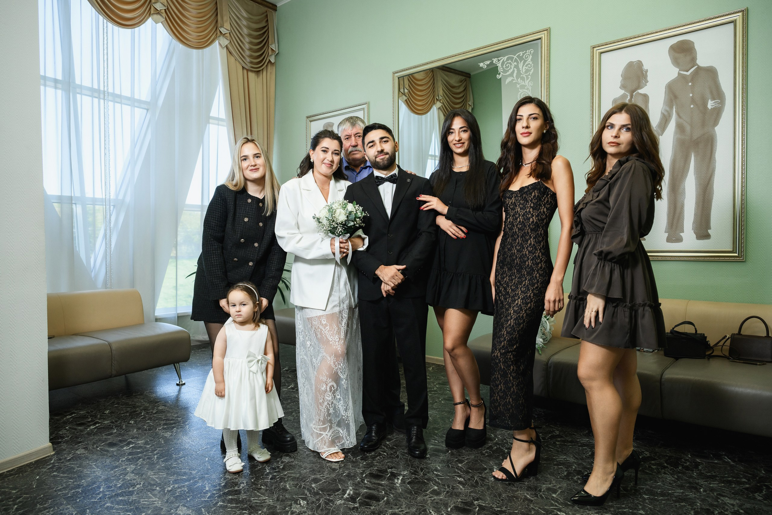 Фотосъемка свадьбы в Петропавловске-Камчатском. Свадебная фотосъемка на фоне вулканов в Петропавловске-Камчатском. Свадебная фотосъемка в студии в Петропавловске-Камчатском. Профессиональная фотосъемка свадьбы в Петропавловске-Камчатском. Свадебная фотосъемка стоимость в Петропавловске-Камчатском.