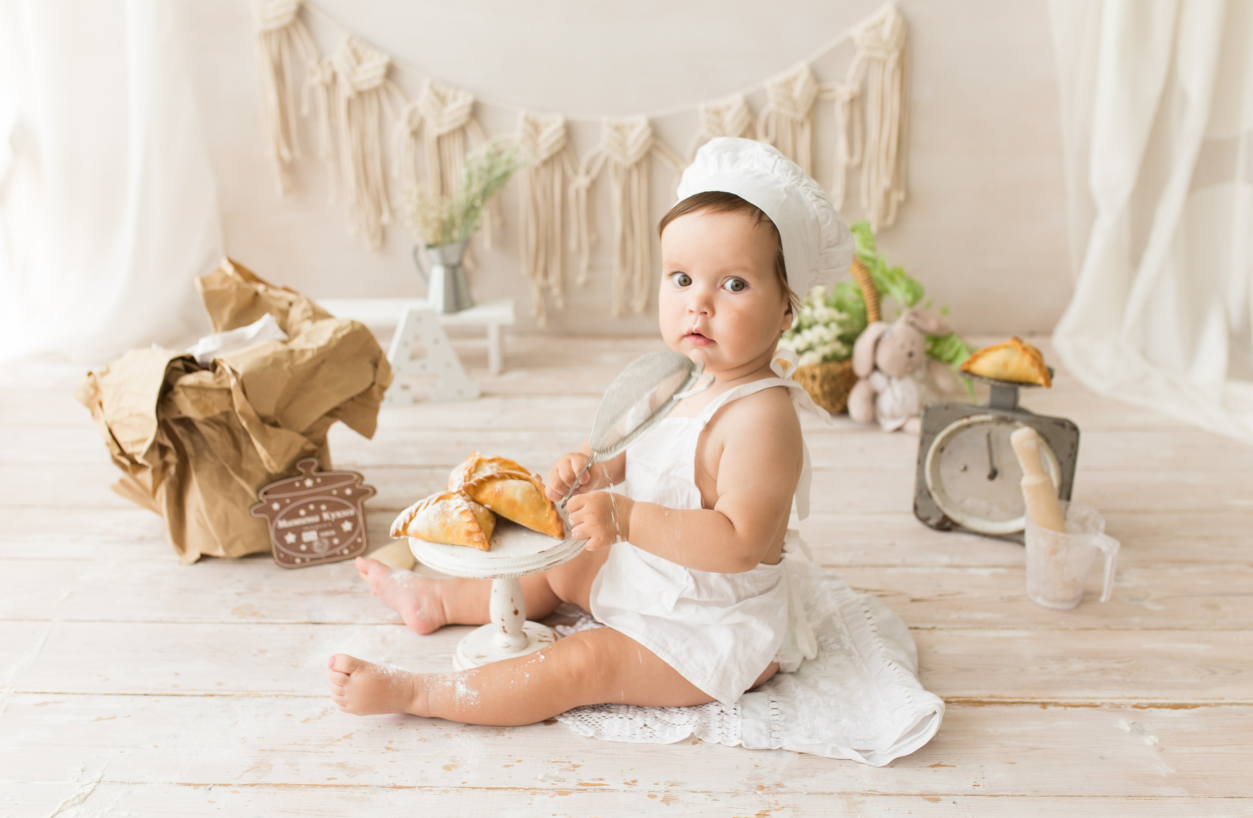 Фотосессия крушение торта в Казани. Фотограф новорождённых малышей и детский фотограф В Казани Лана Максим