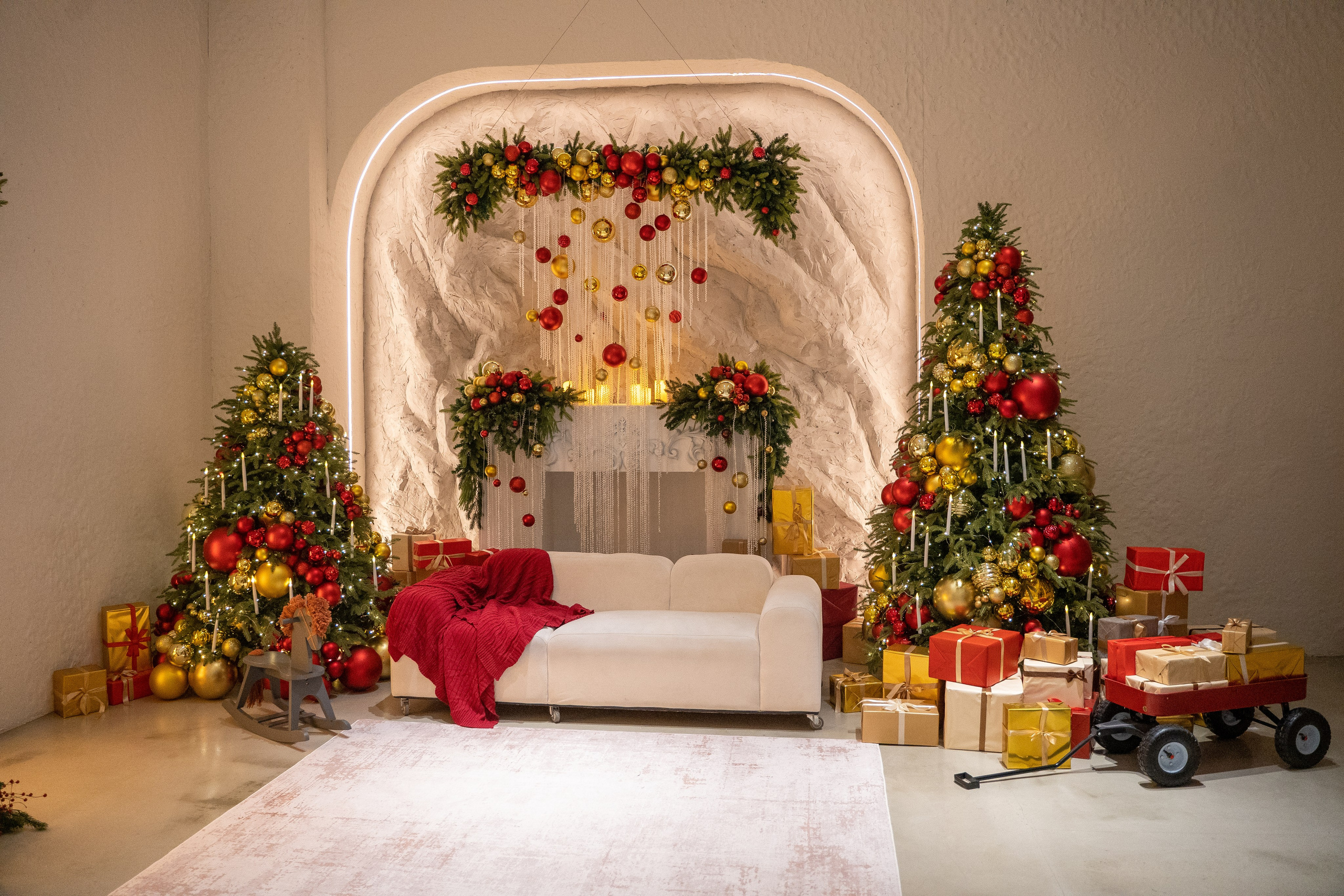 Фотостудии новый год 2025. Профессиональный фотограф Максим Романов в городе Хабаровске