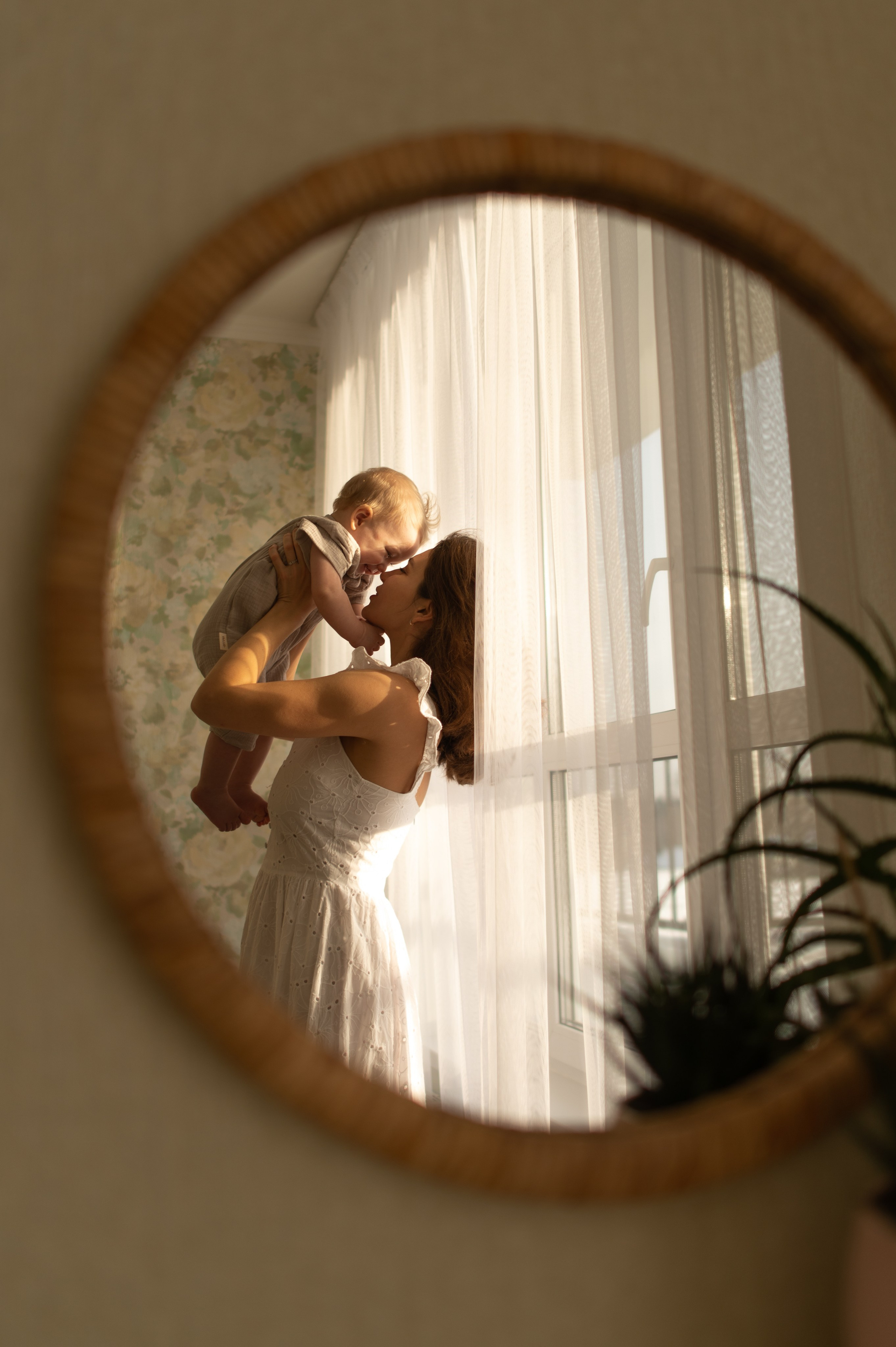 Съёмка семьи с новорожденным или малышом на ГВ. Семейный и детский фотограф в Москве Анна Оськина