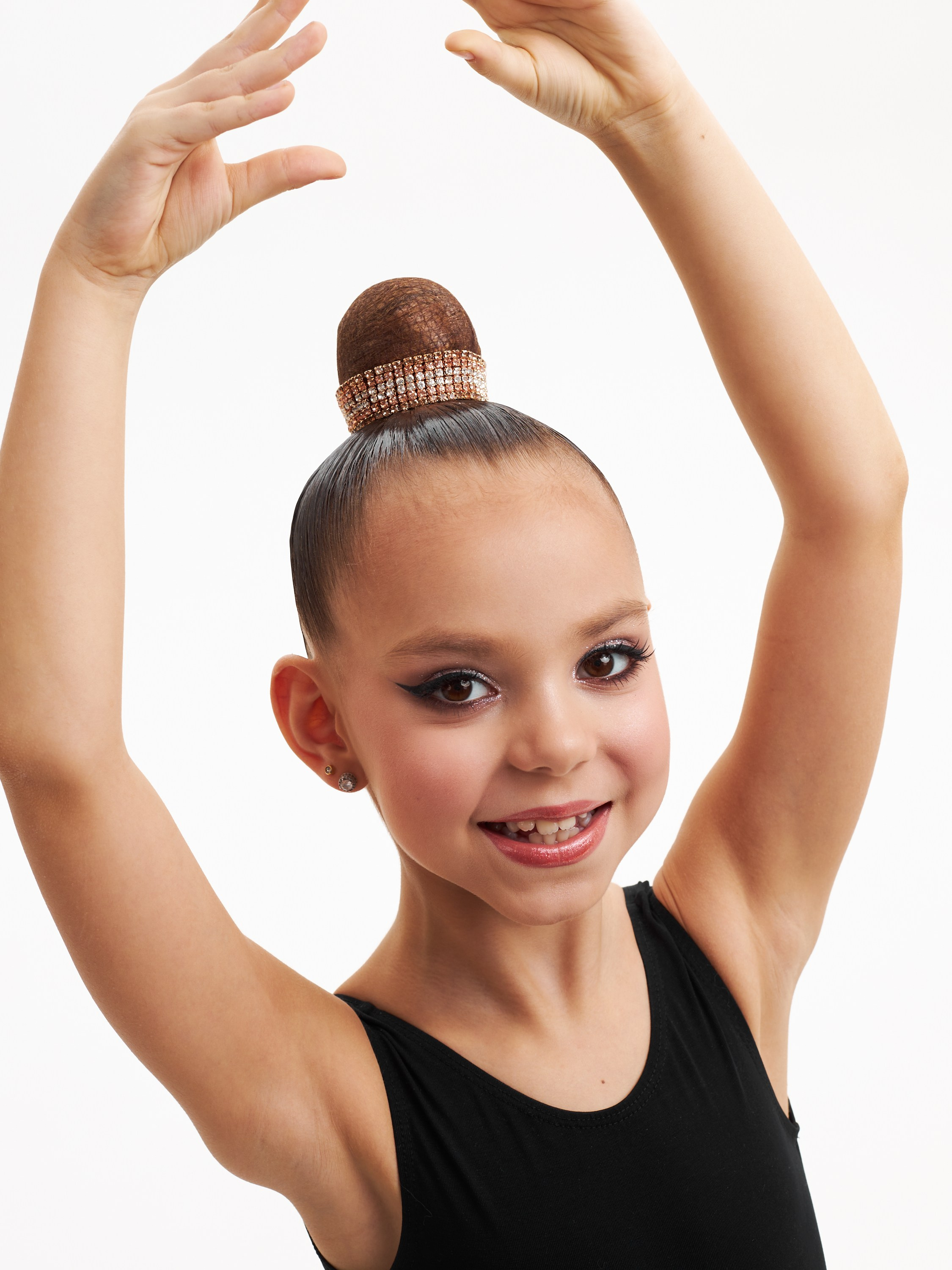 Фотосъемка украшений для волос Екатеринбург Wildberries ВБ Ozon Озон предметная съемка Екб заказать цена фотосъемка товара WB аксессуары. Фотограф Екатеринбург Анастасия Жерновская | Маркетплейсы и нейрофото