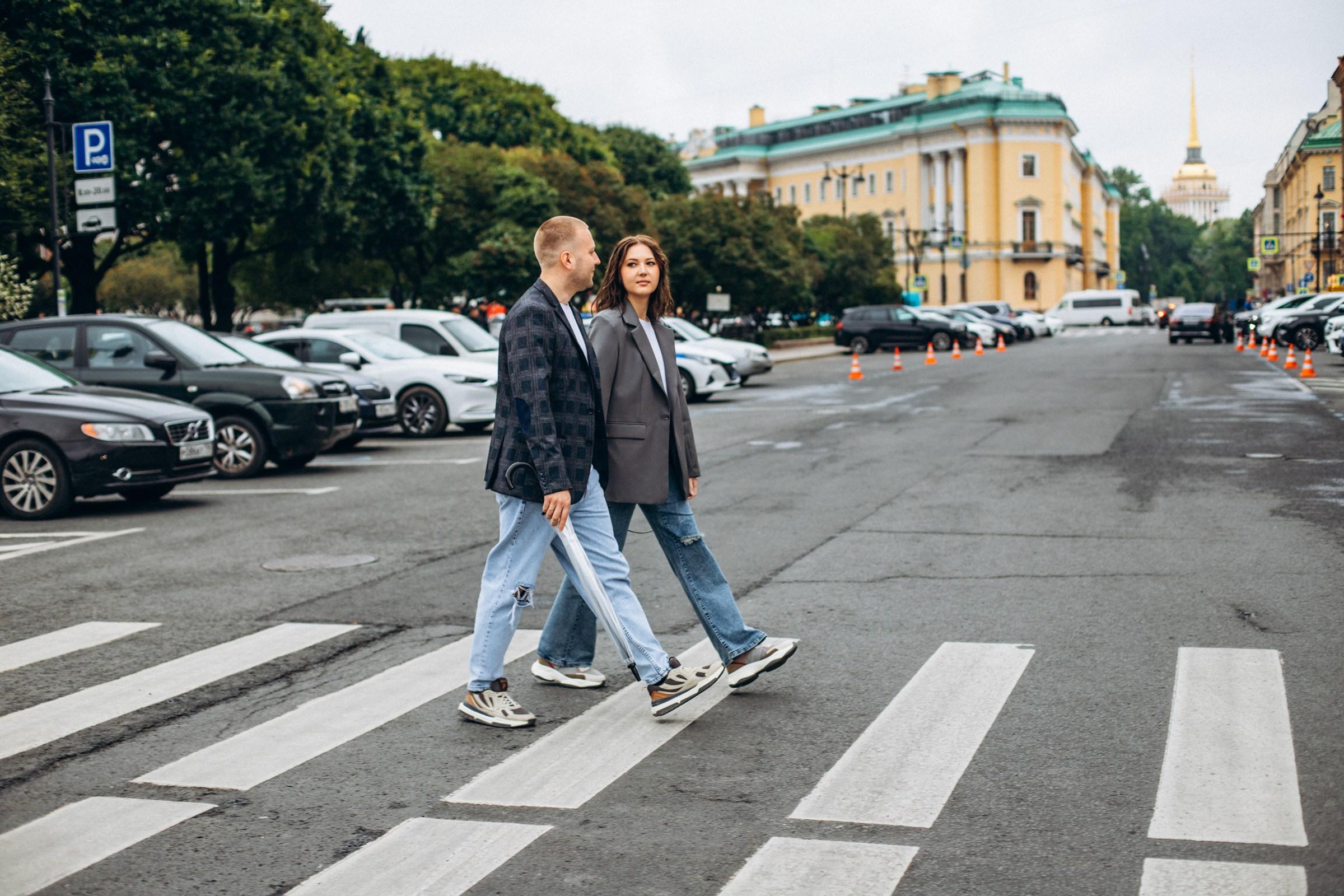 Боря и Оксана в июне. Фотопрогулка в Петербурге. Индивидуальный и семейный фотограф в Санкт-Петербурге