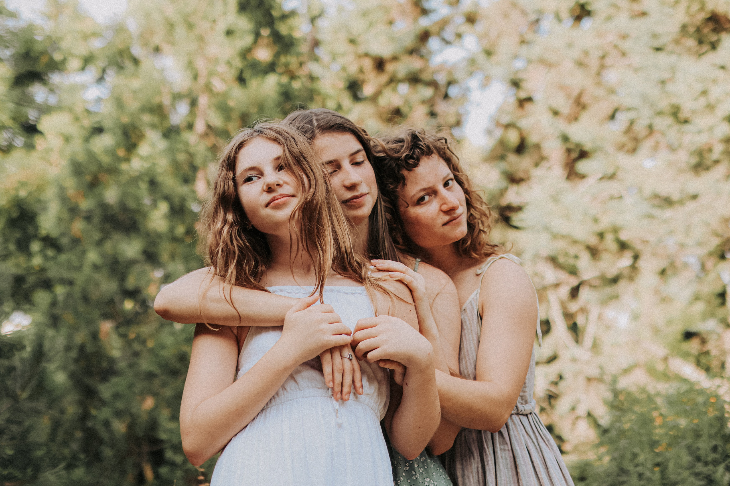 Polya, Shusha and Zhenya. Photographer in Israel Alice Milchin