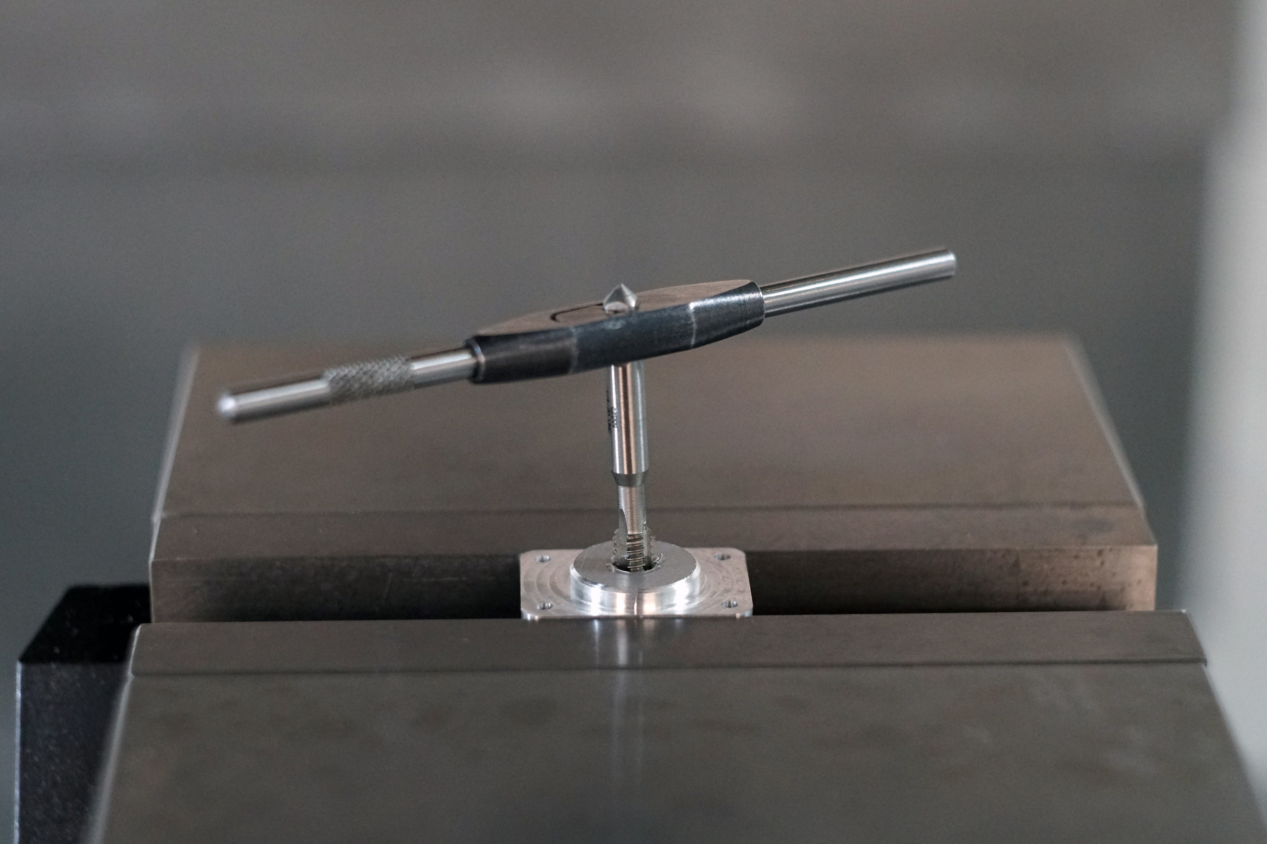 Нарезание резьбы метчиком