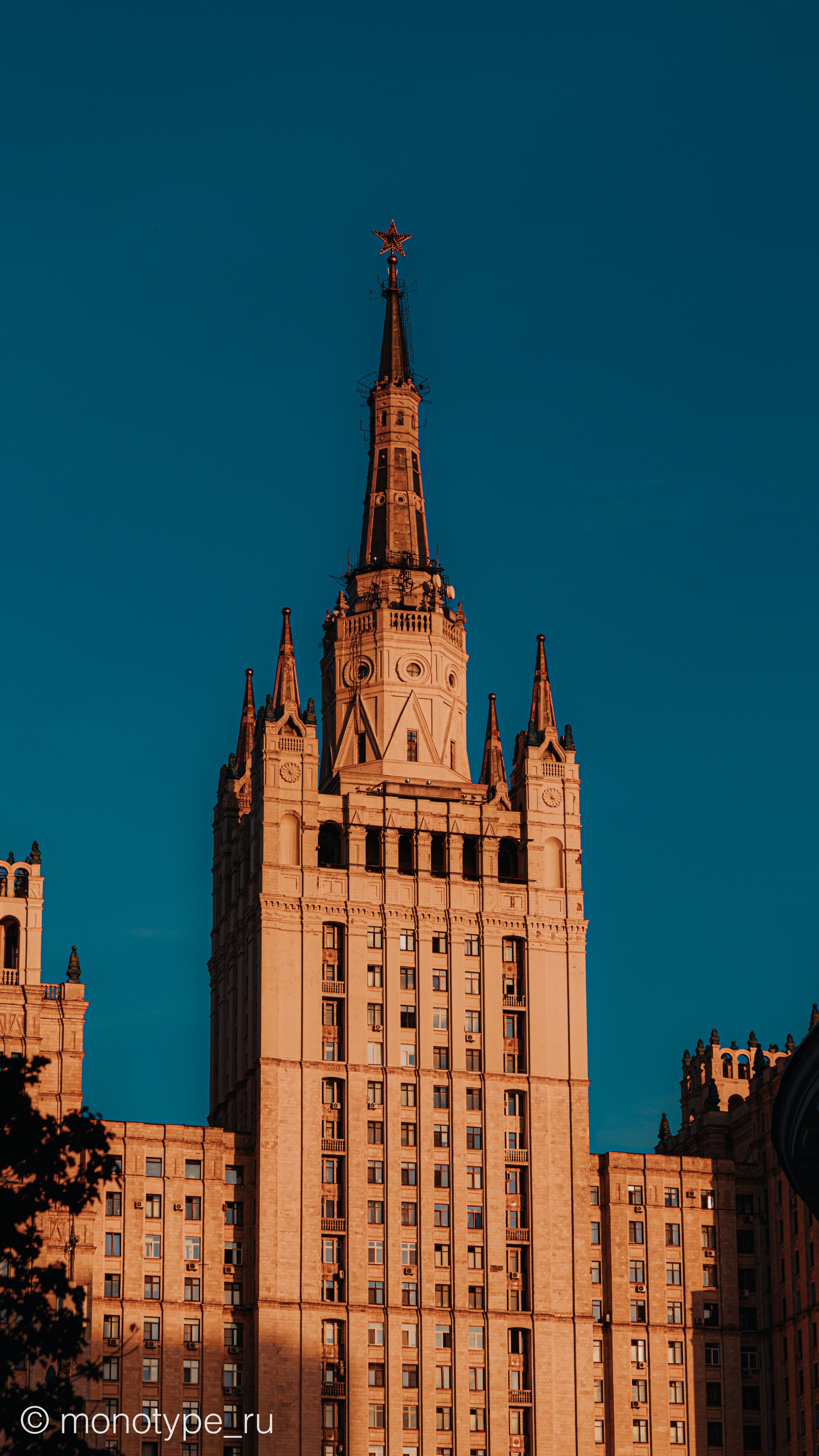 ST. BARRICADE. MOSCOW / БАРРИКАДНАЯ. МОСКВА