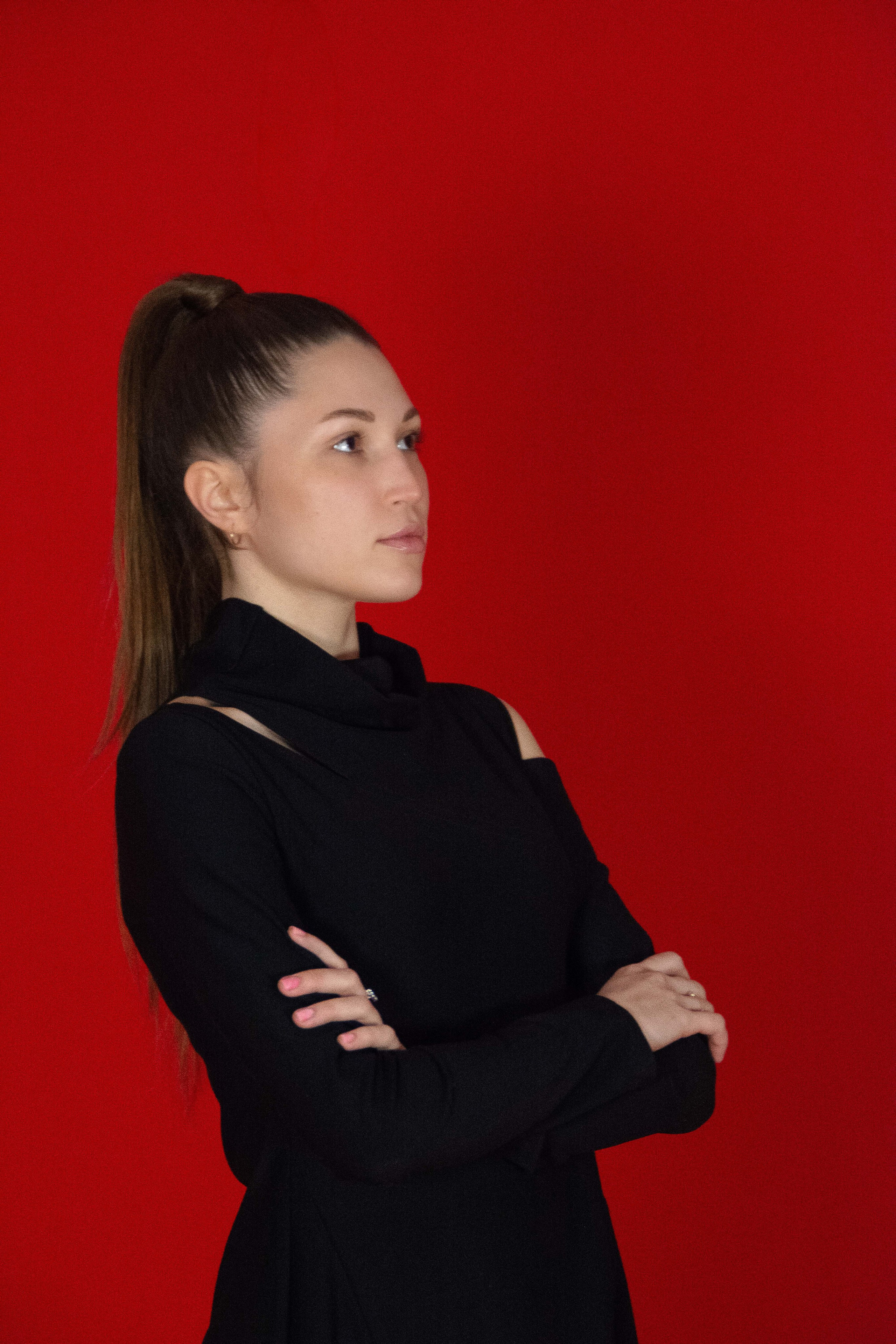 Леди на красном фоне. Елена Волкова семейный фотограф в станице Гостагаевской города-курорта Анапа