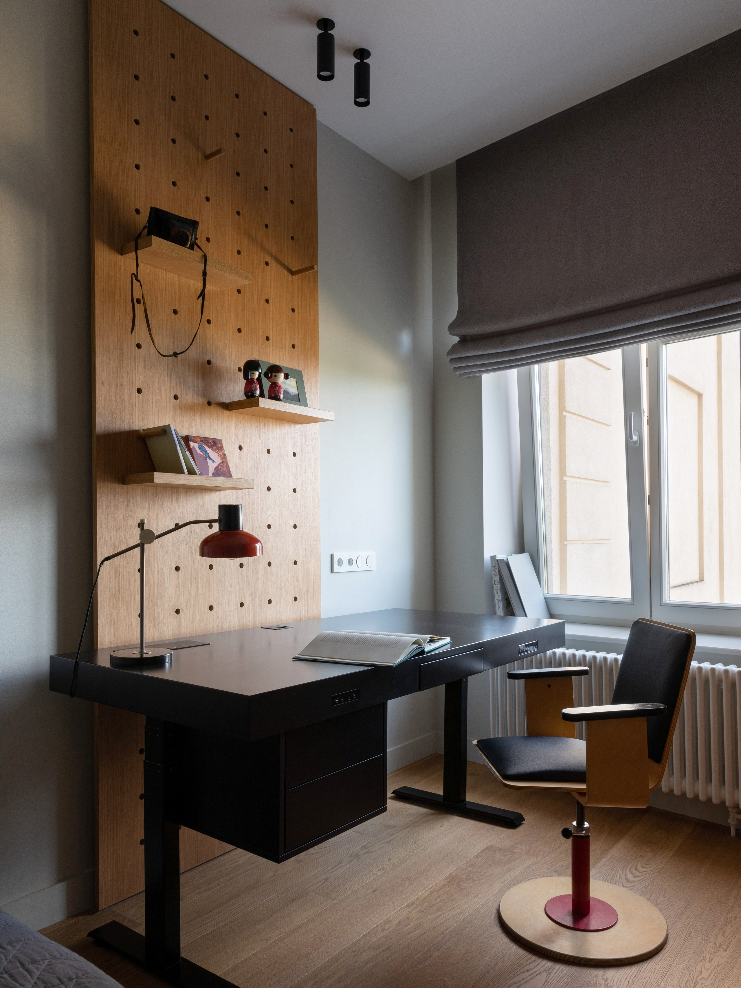 Парадная. «Roots» полный цикл производства мебели и интерьерных решений