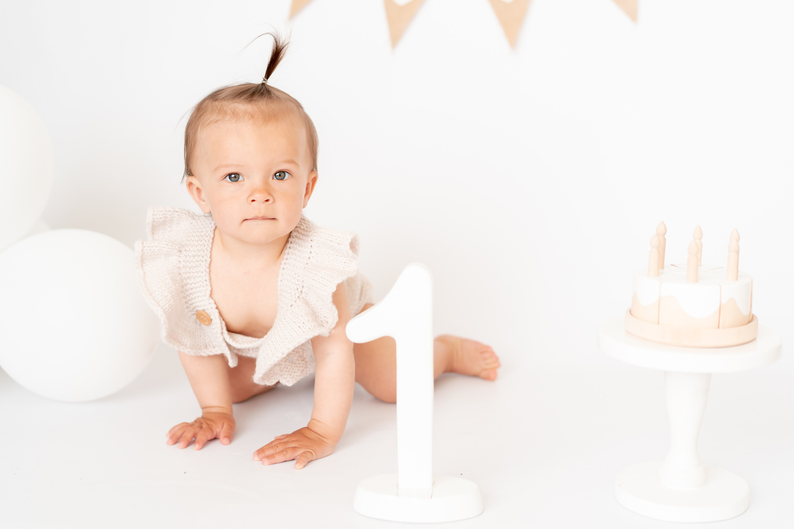Первый день рождения малыша. Детская, семейная фотостудия в Санкт-Петербурге