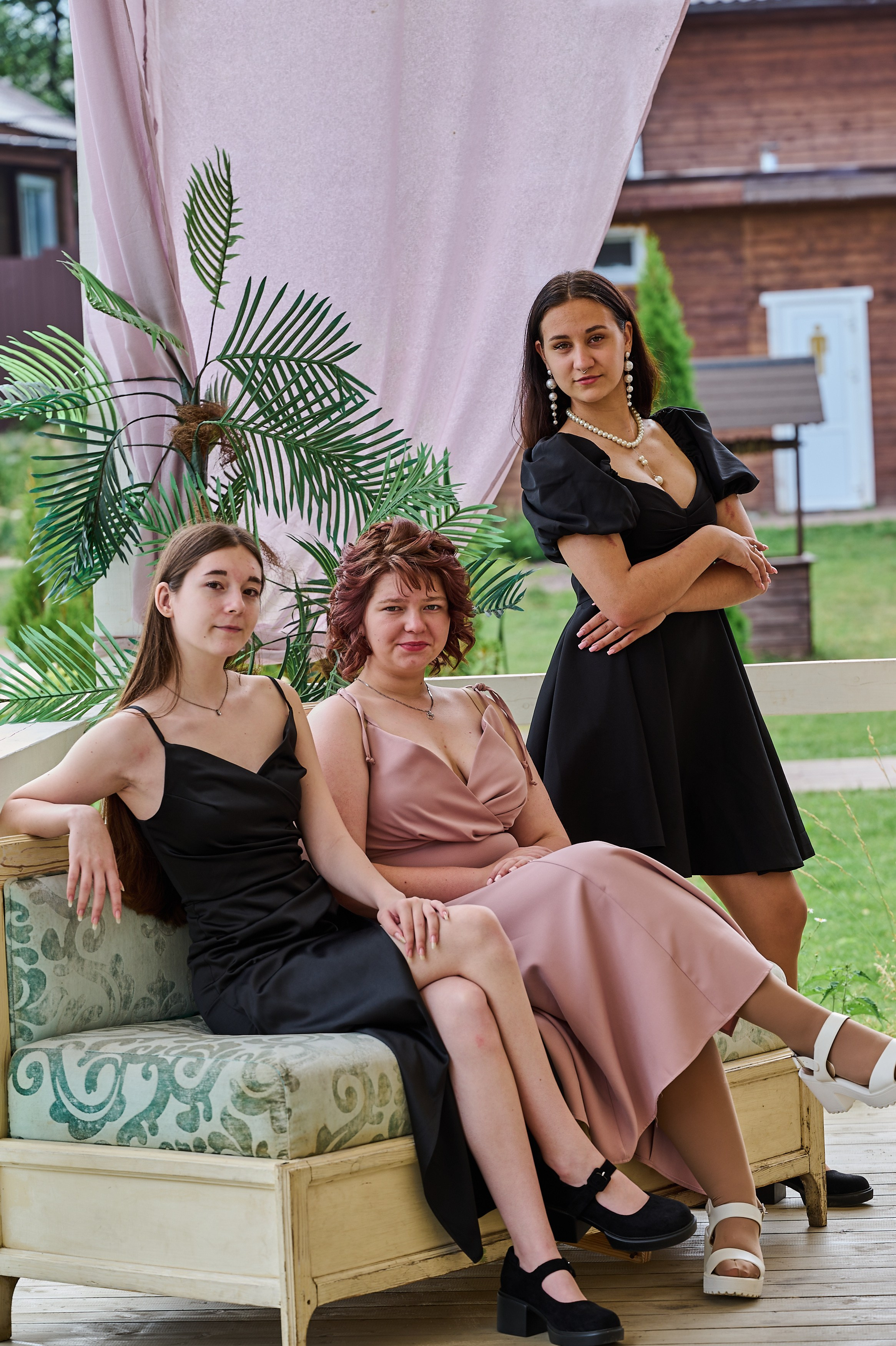 Выпускные и праздники. Выпускные альбомы. Предметная и контент съёмка. Фотостудия Klass