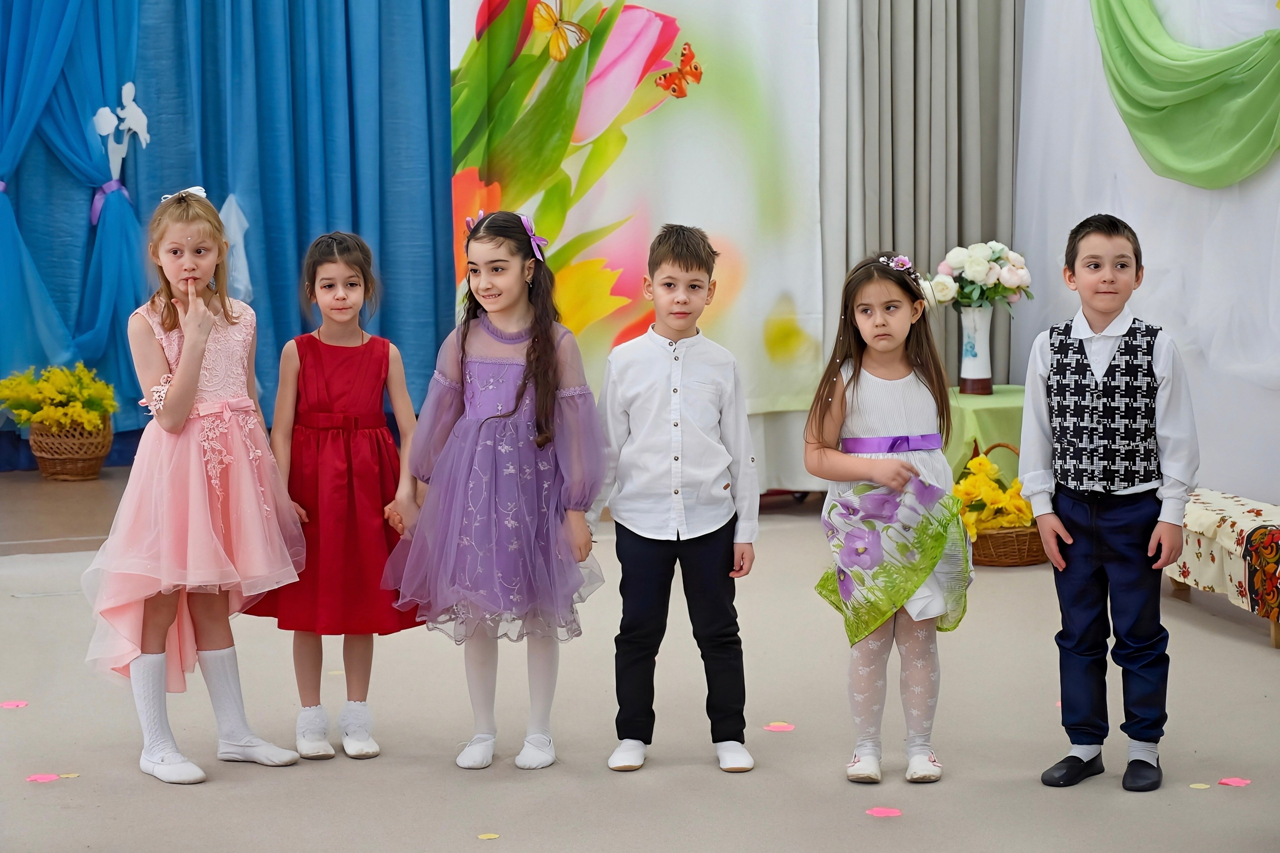 Праздник в группе Цветик семицветик. Семейный и детский фотограф Москва