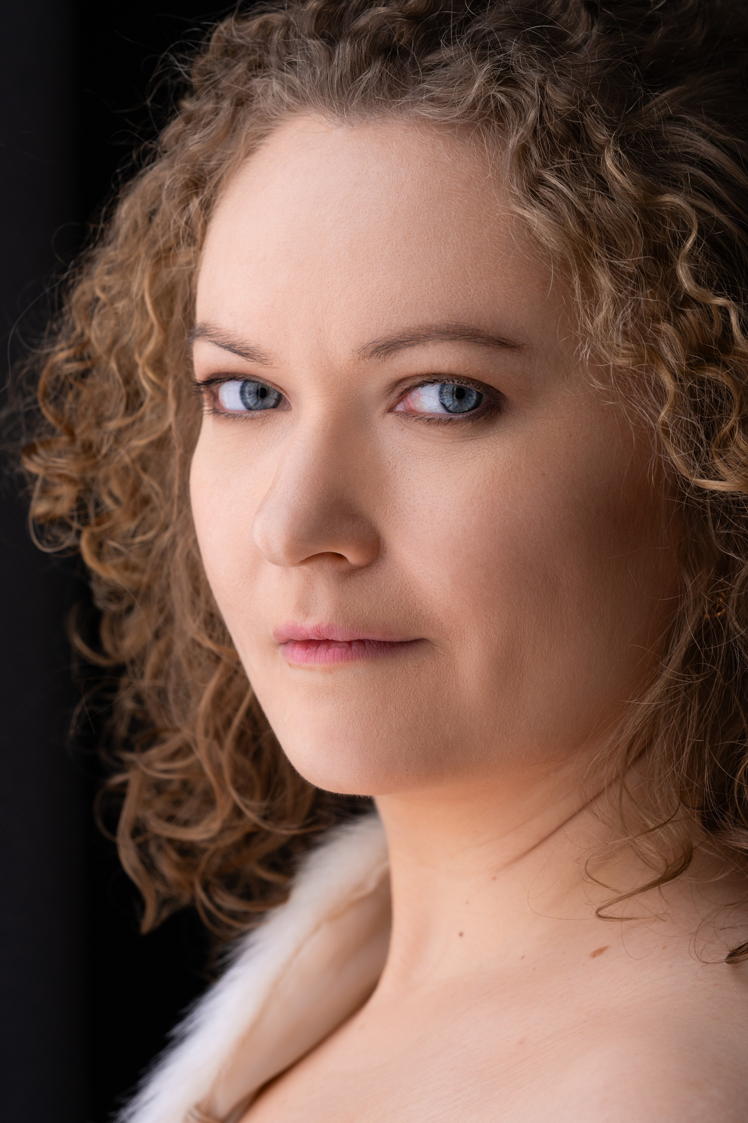 Анна. Задумчивая и прекрасная