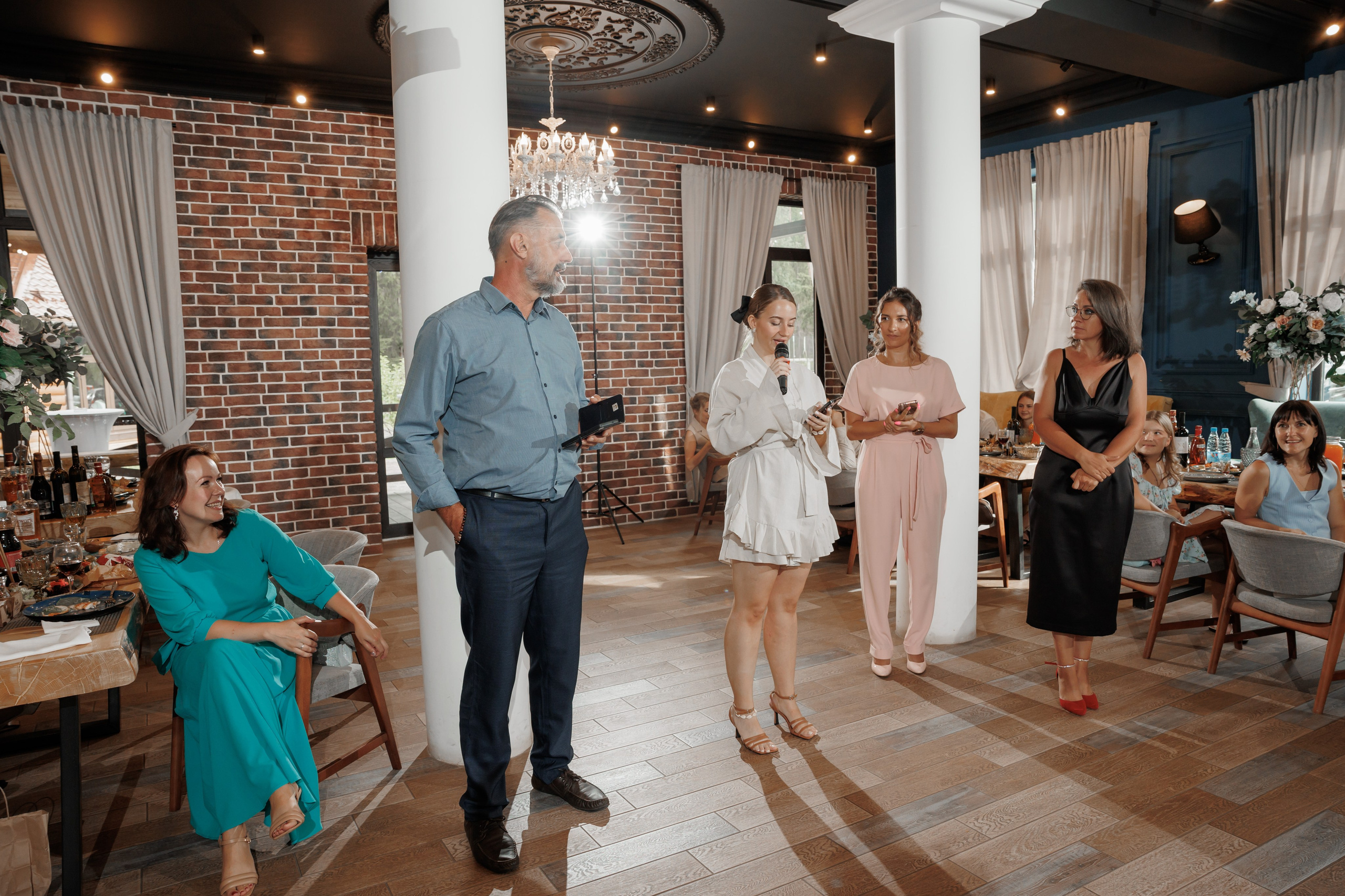 Полина и Дмитрий, загородный клуб «Барин», ЗАГС в г. Пушкино. Свадебный и репортажный фотограф (Москва, Королев и другие)