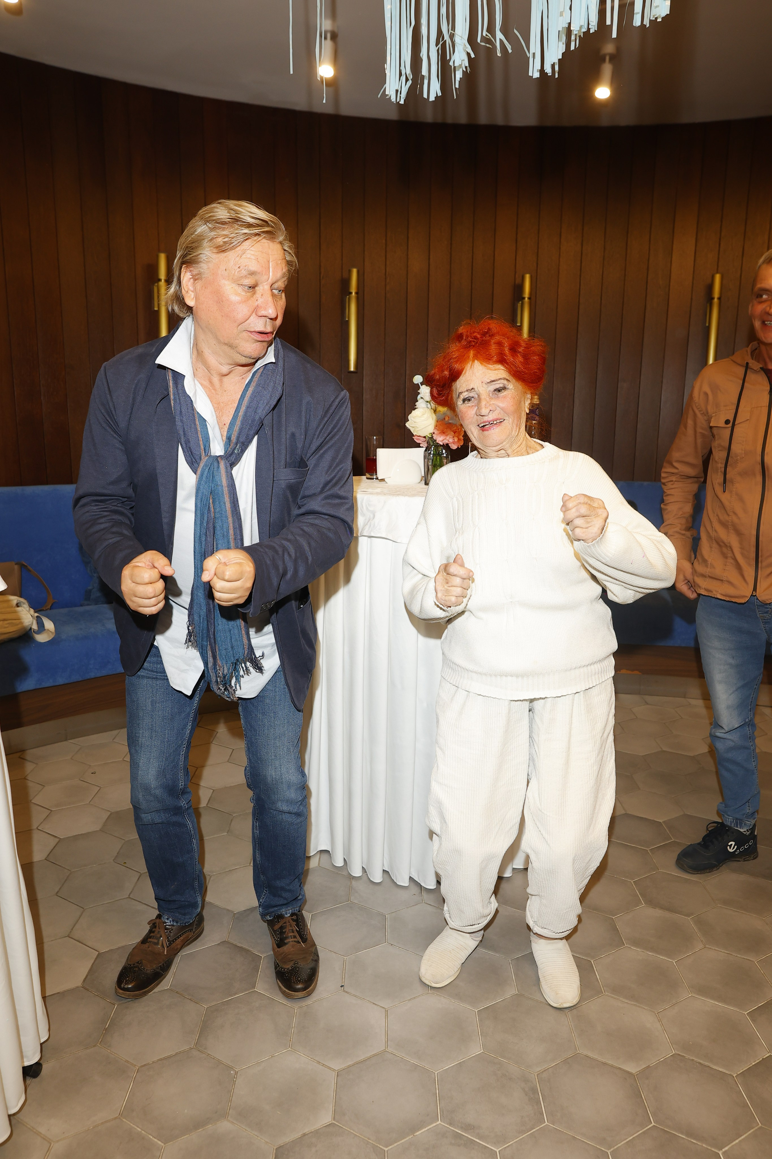 GENDER PARTY АССОЛЬ И ST. Nikolskayasecular