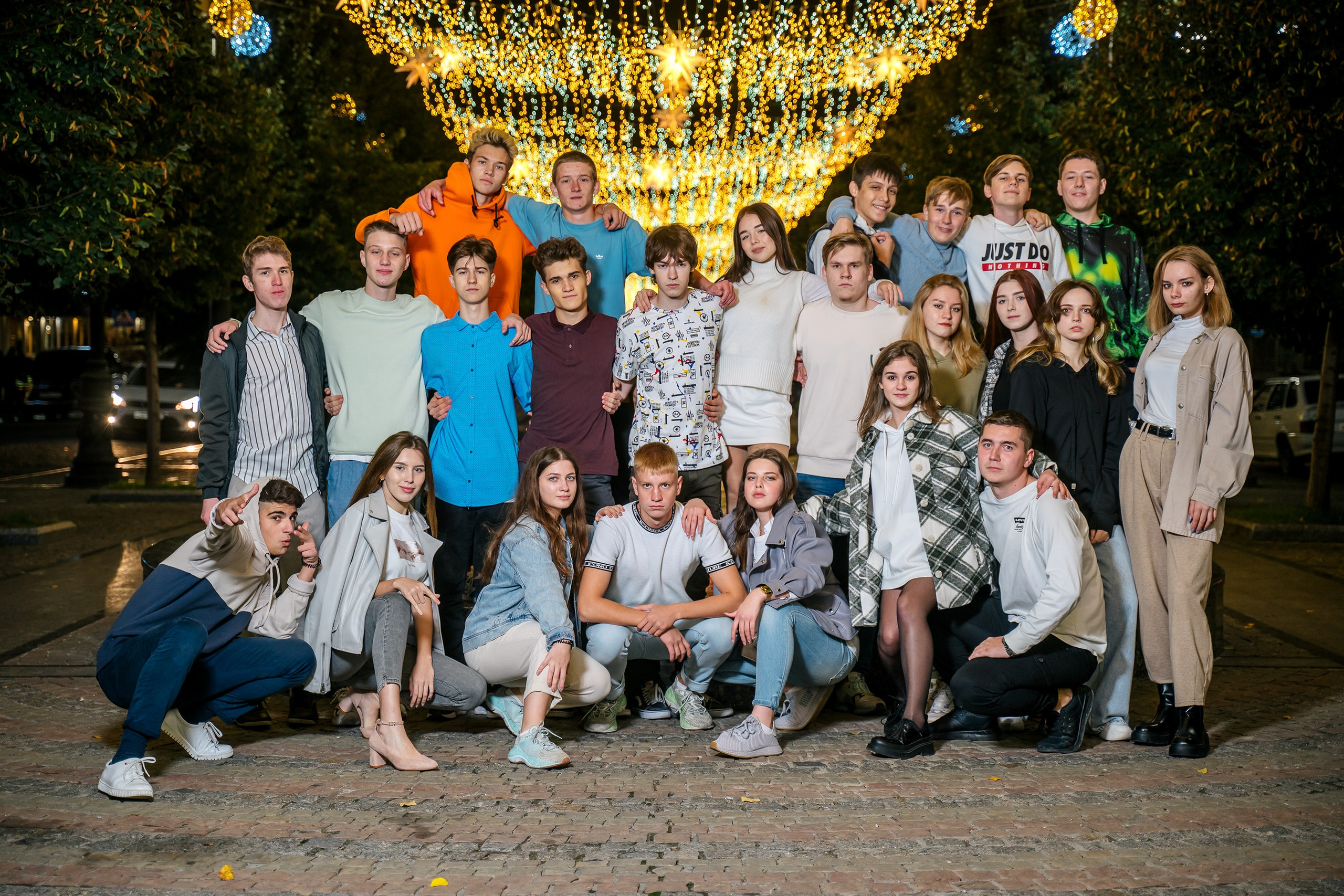 Фотографии с друзьями. Выпускные альбомы, школьные фотосессии в городе Новороссийске