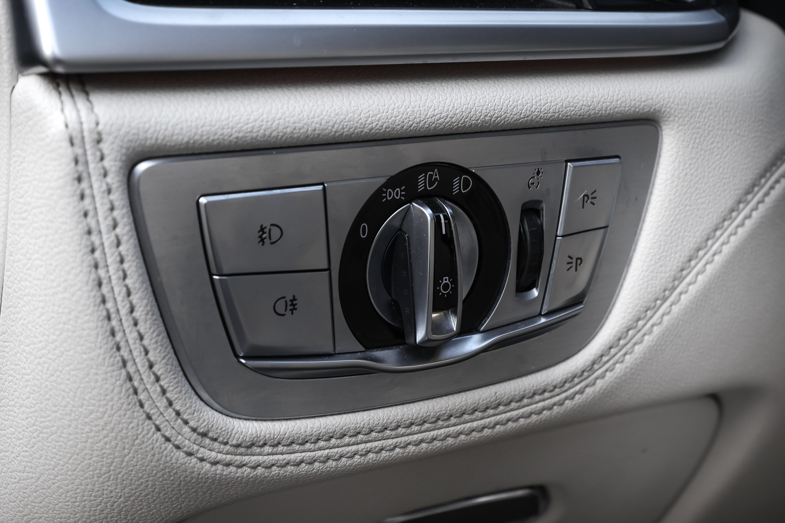 2017 BMW 750 Ld XDrive. Mixturecaptures