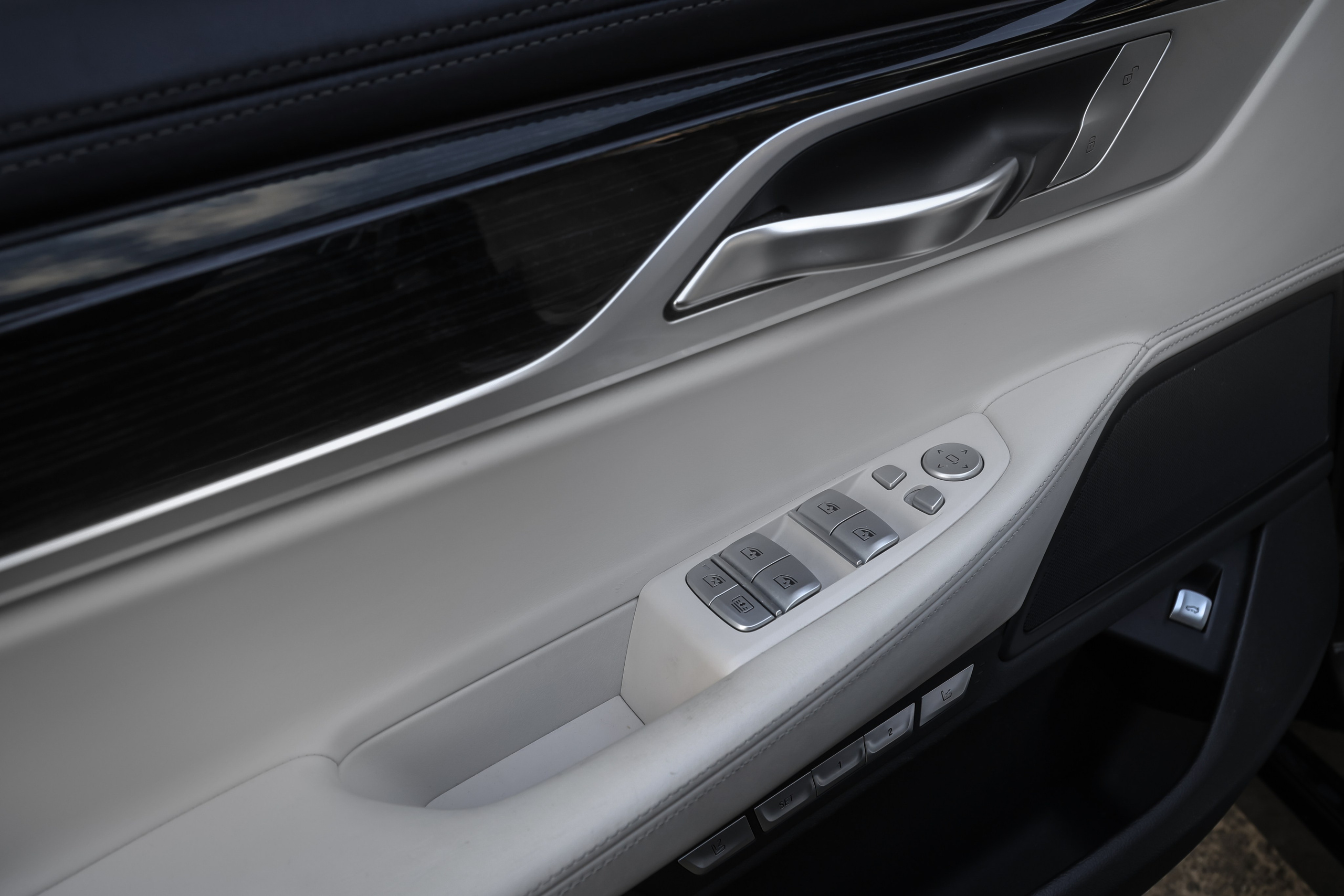 2017 BMW 750 Ld XDrive. Mixturecaptures