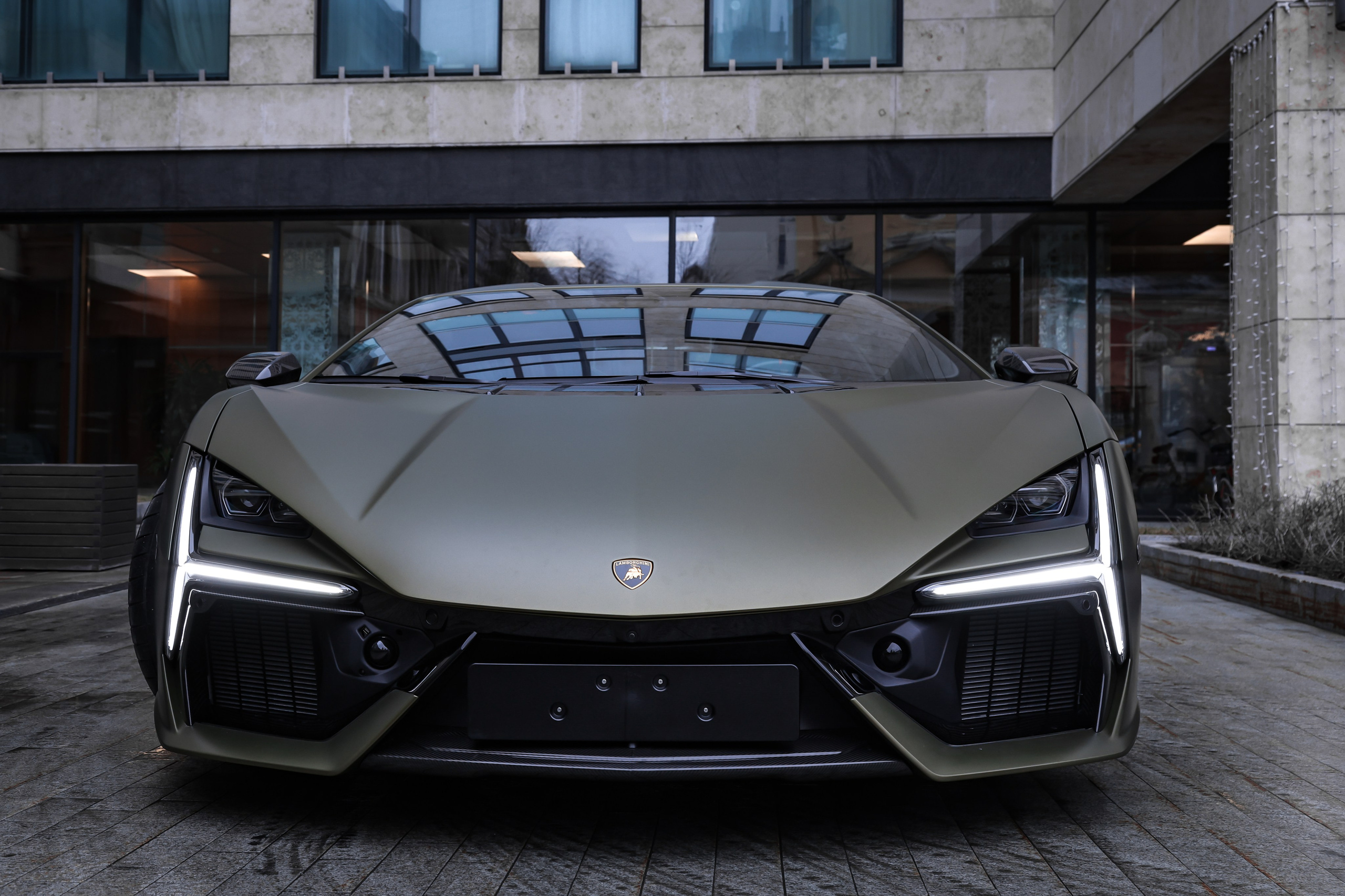 2024 Lamborghini Revuelto 6.5 AMT. Mixturecaptures