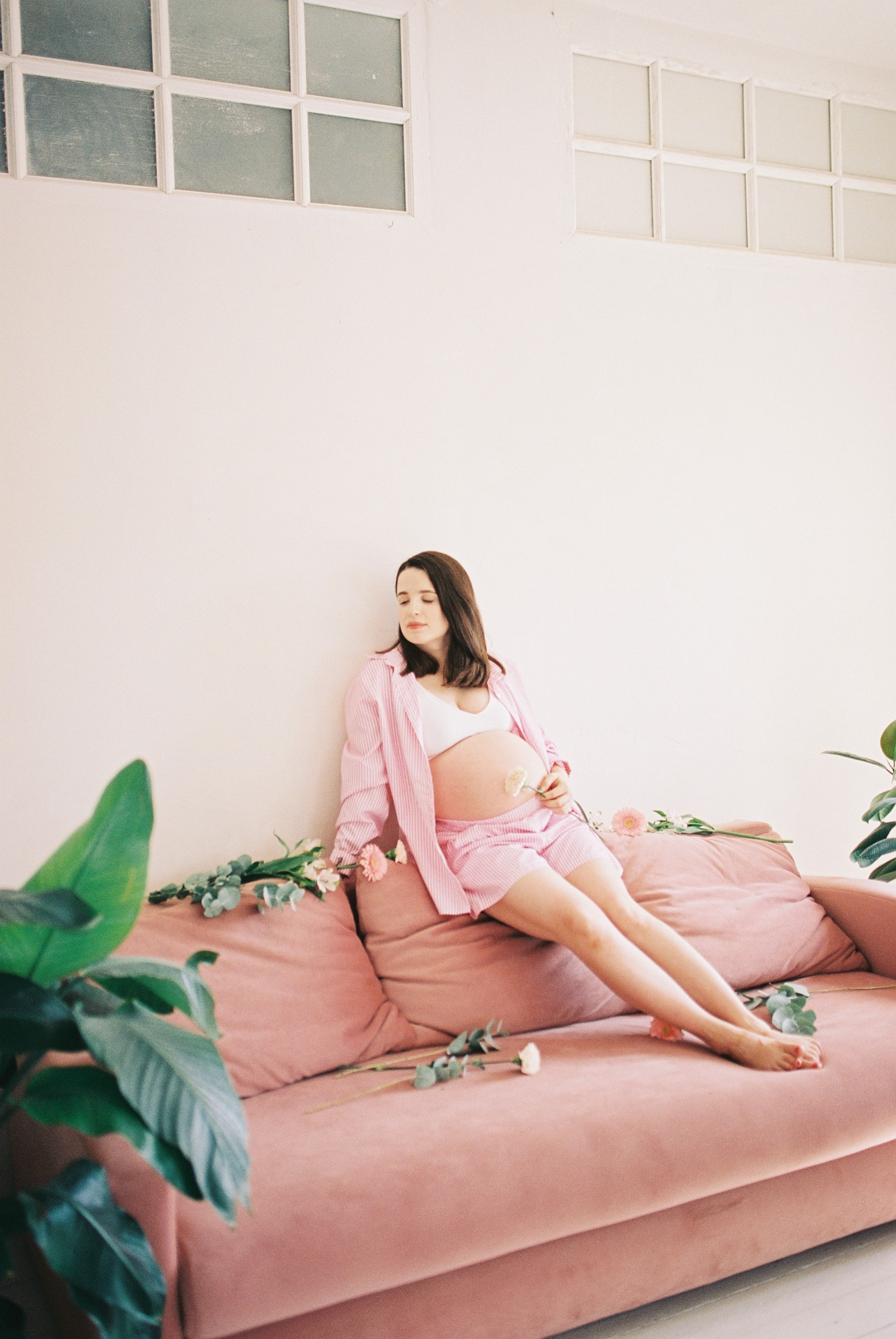 Алина в ожидании, пленка. Профессиональный Фотограф во Владимире, в Москве и в Суздале — Полина Романычева