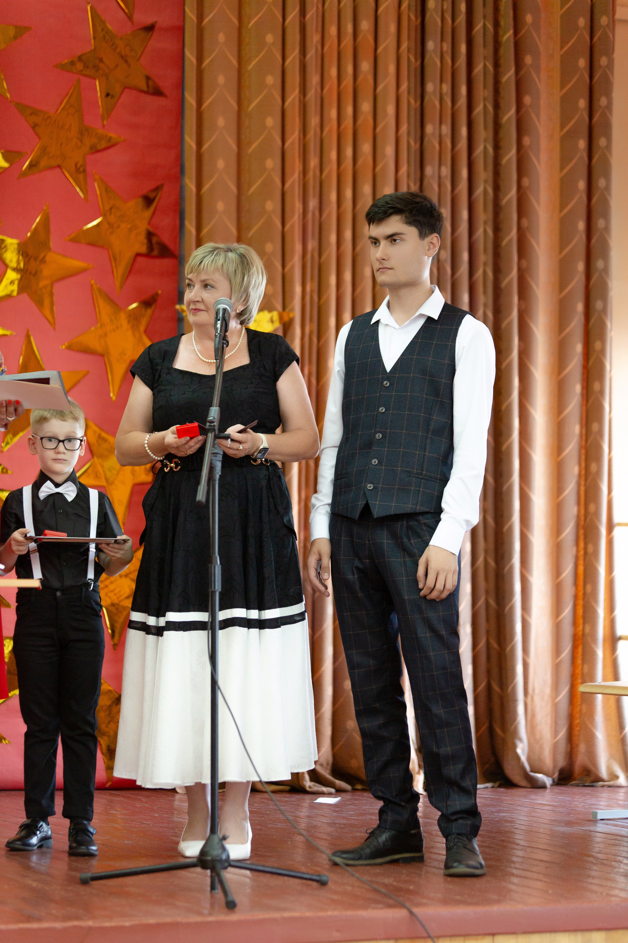 ВРУЧЕНИЕ ДИПЛОМОВ 9 ШКОЛА 2024 г. ТВОЙ АЛЬБОМ / ТВОИ ПРАВИЛА