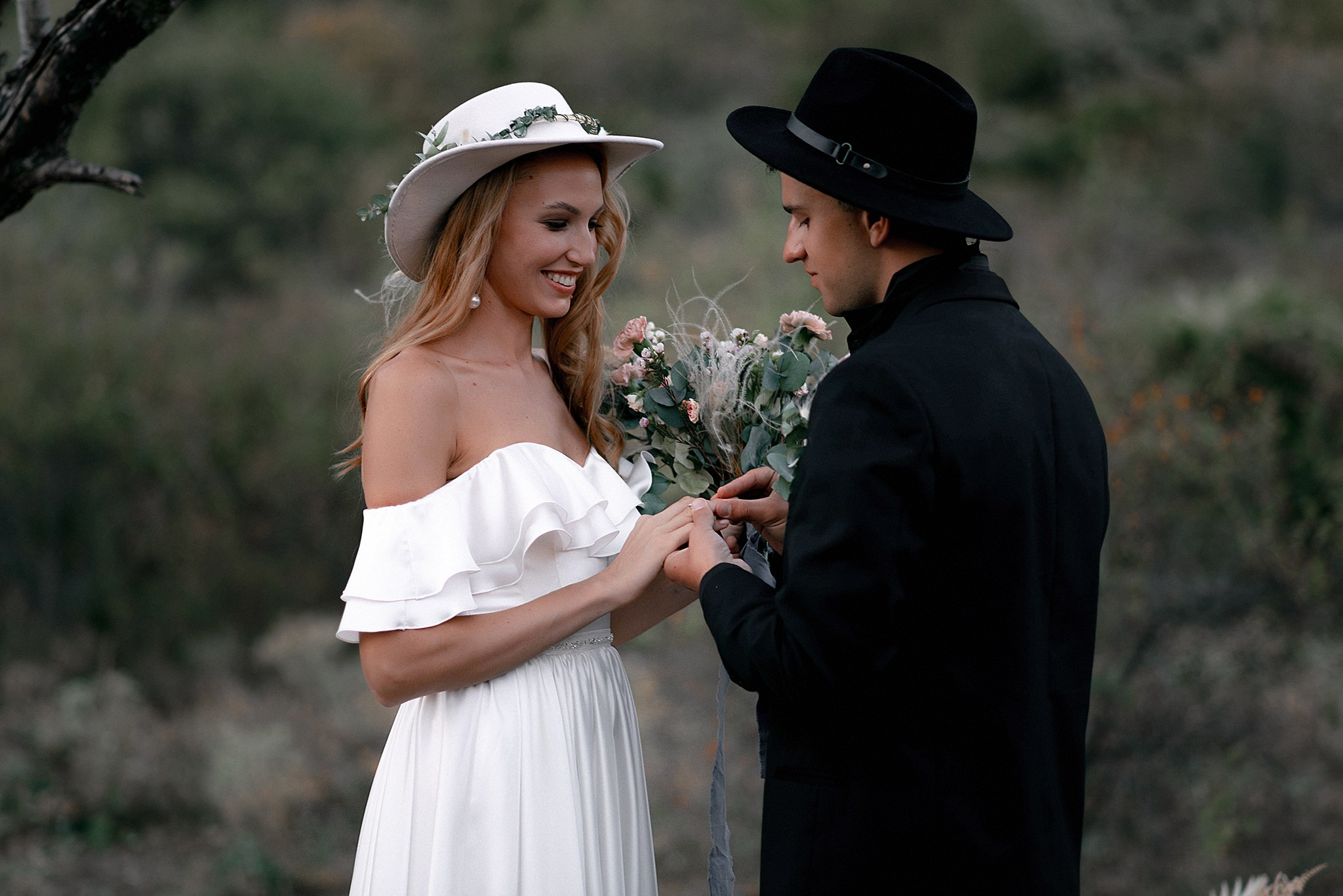 Свадебная фотосъёмка в Крыму и Севастополе. Авторские Фототуры и Фотосессии Крыму. Фотограф Дарья Исаенко