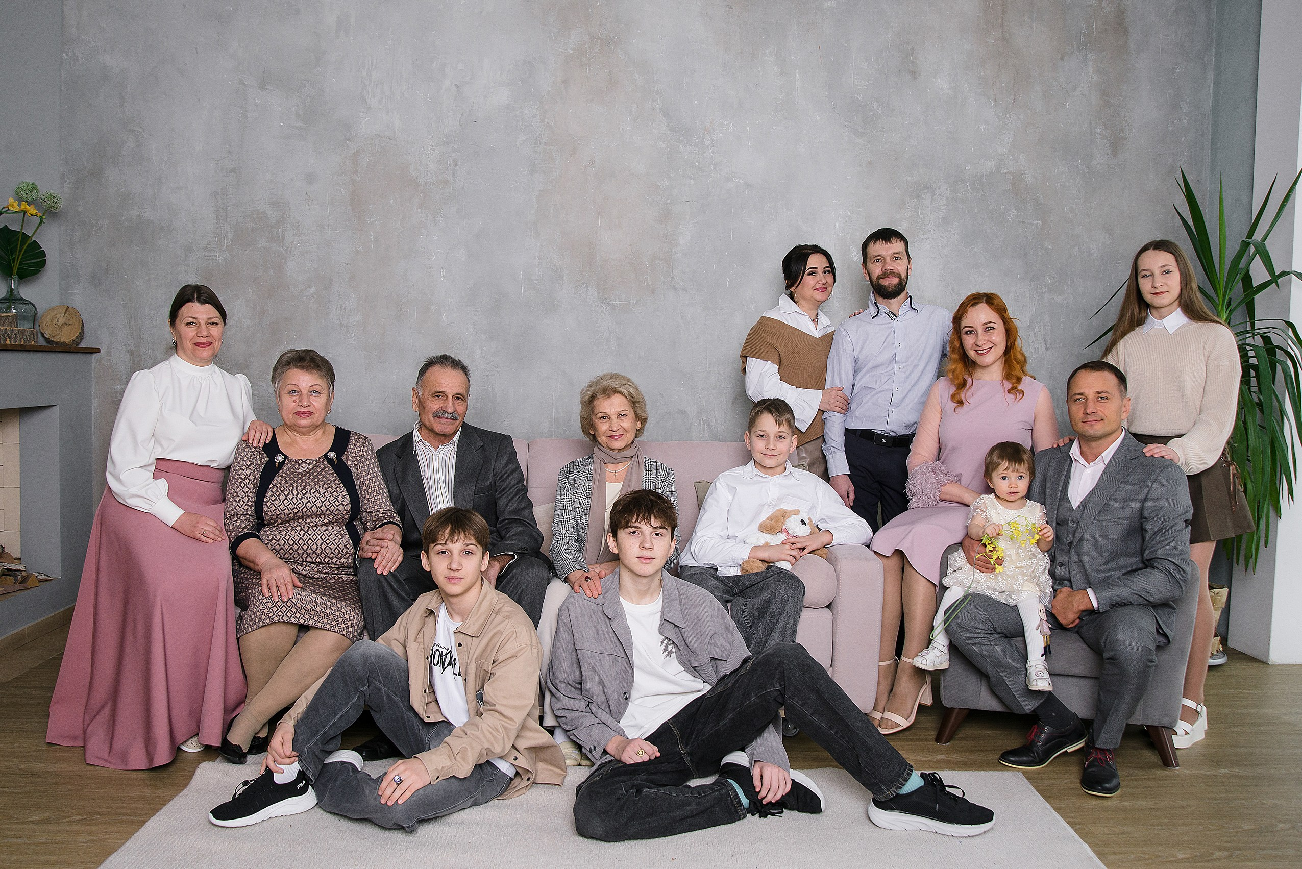 Семейная фотосессия 3 поколения: Запечатлейте ваши самые ценные моменты!. Фотограф Дарья Едапина Новосибирск