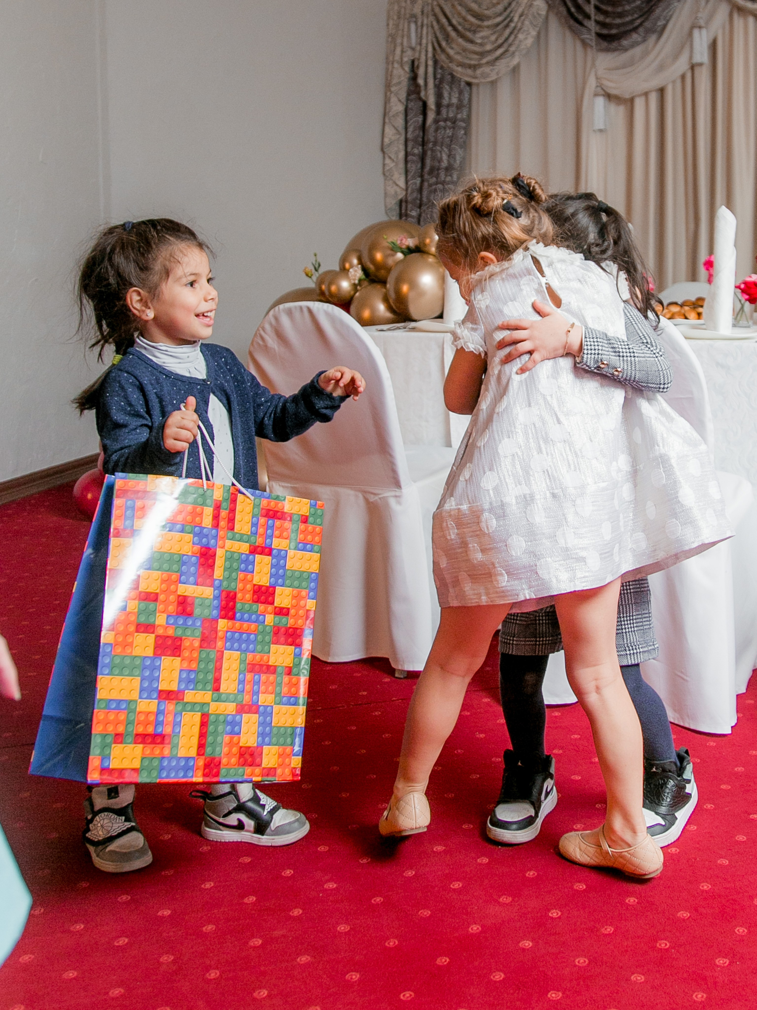 Фотосъемка детского Дня рождения Анечки. Репортажный фотограф Борис Геер