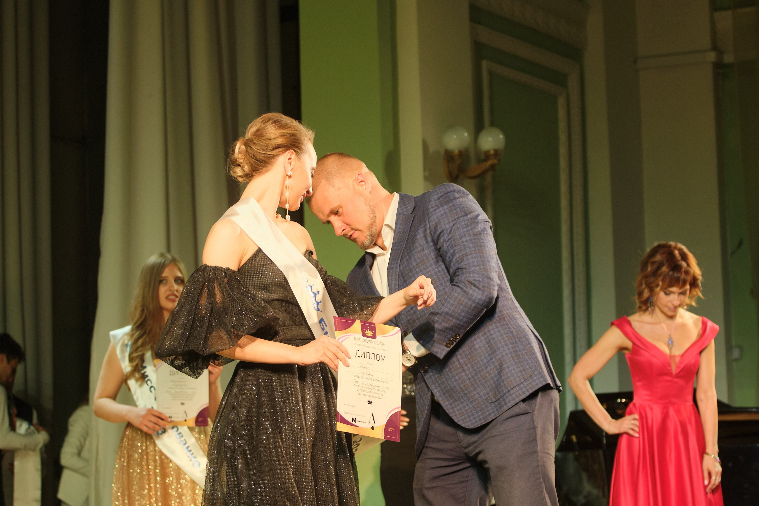 Мисс Корона Сибири. Антон Ив