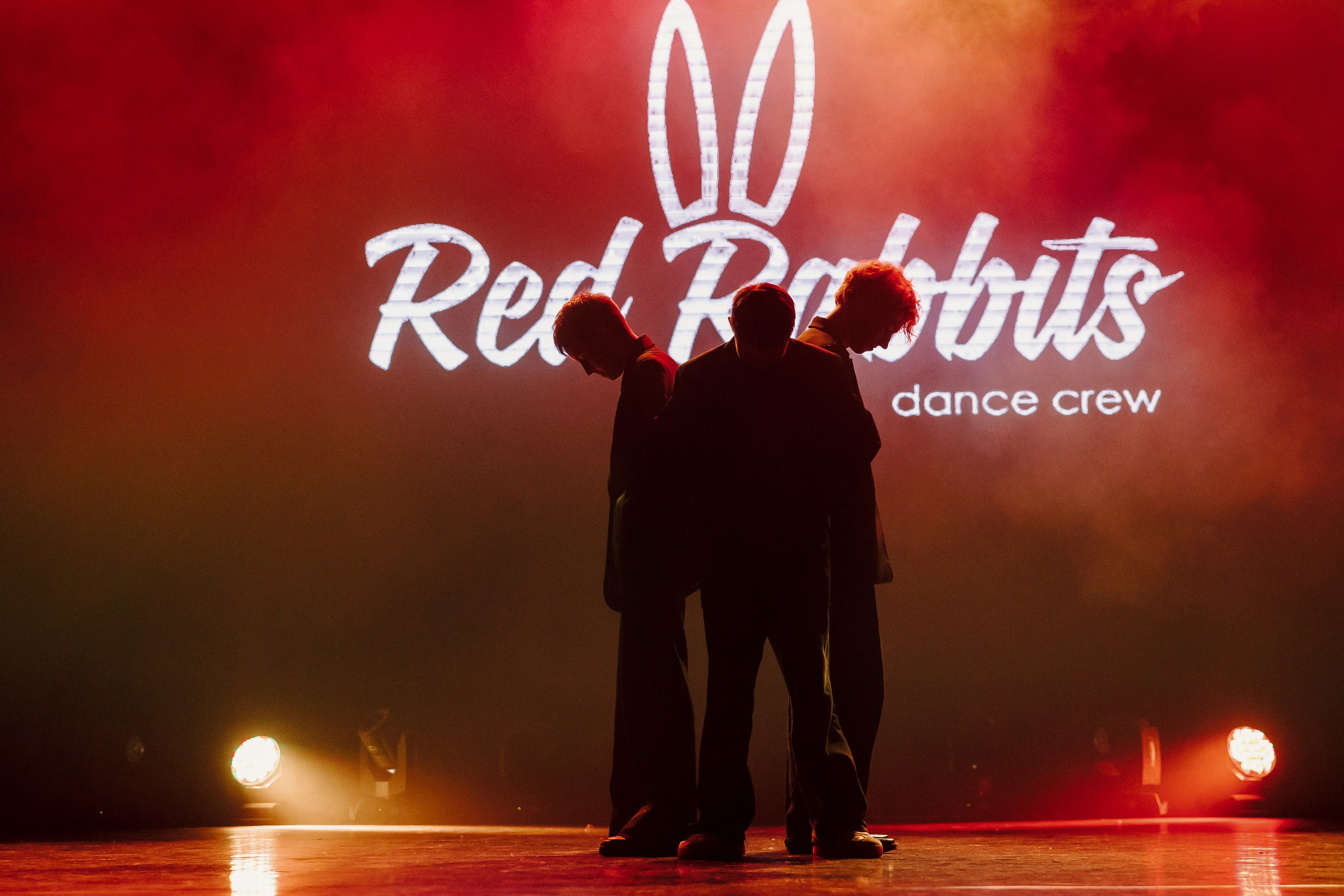 Отчётный концерт танцевальной школы «Red Rabbits» 2025. Лёшка Варзегов — фотограф