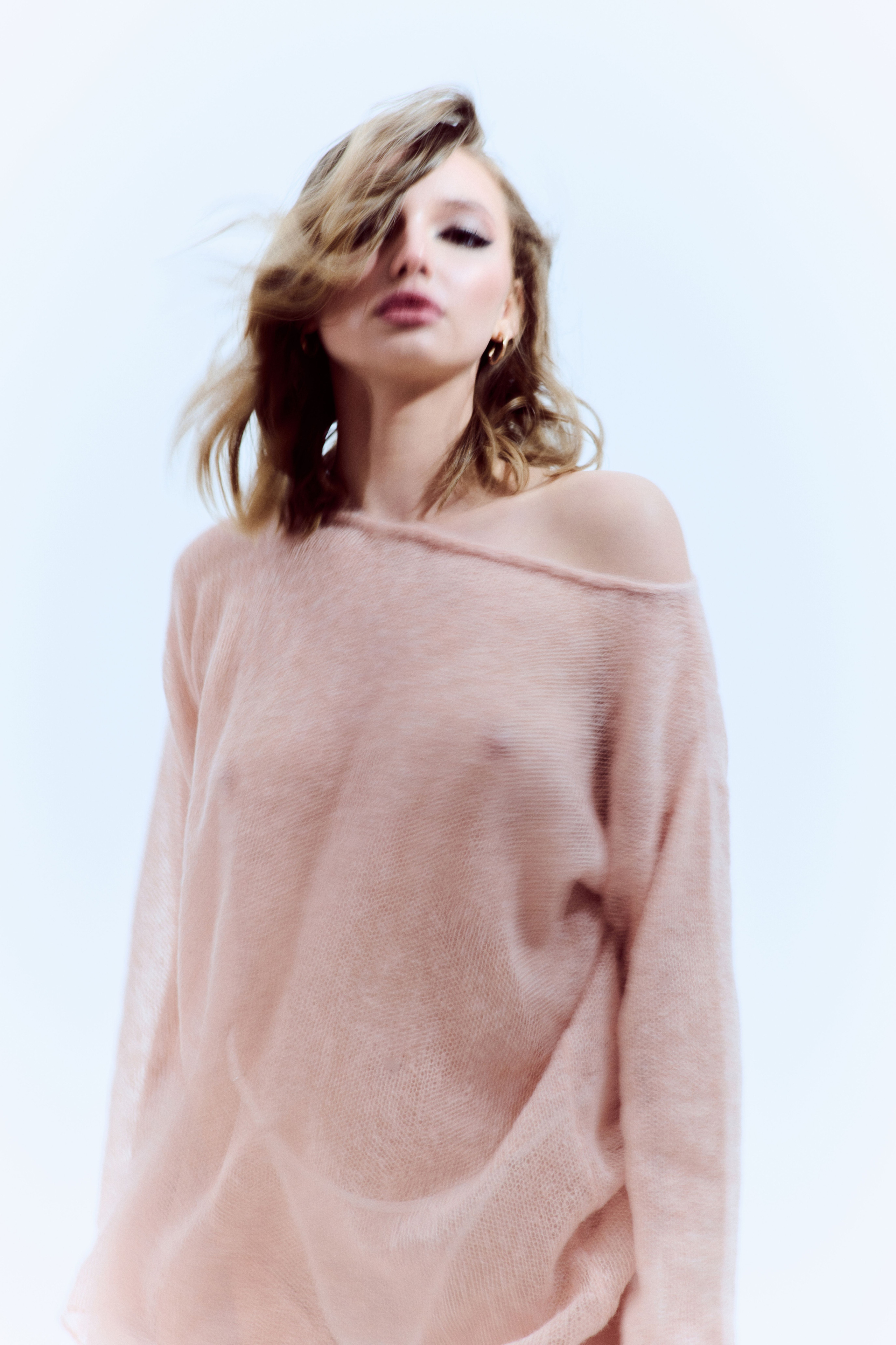 Alina. Z H U R A V L E V