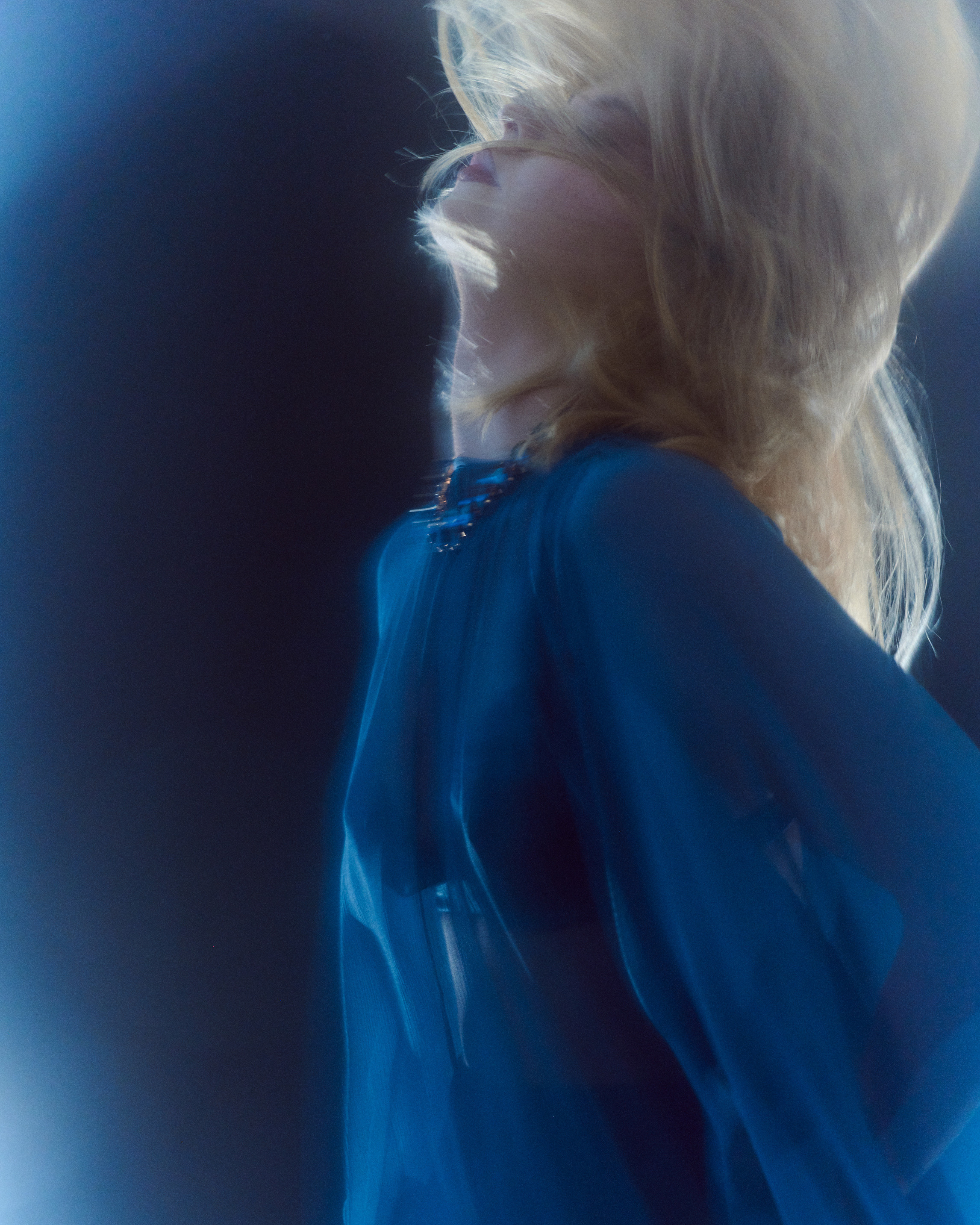 Blue ocean. Z H U R A V L E V