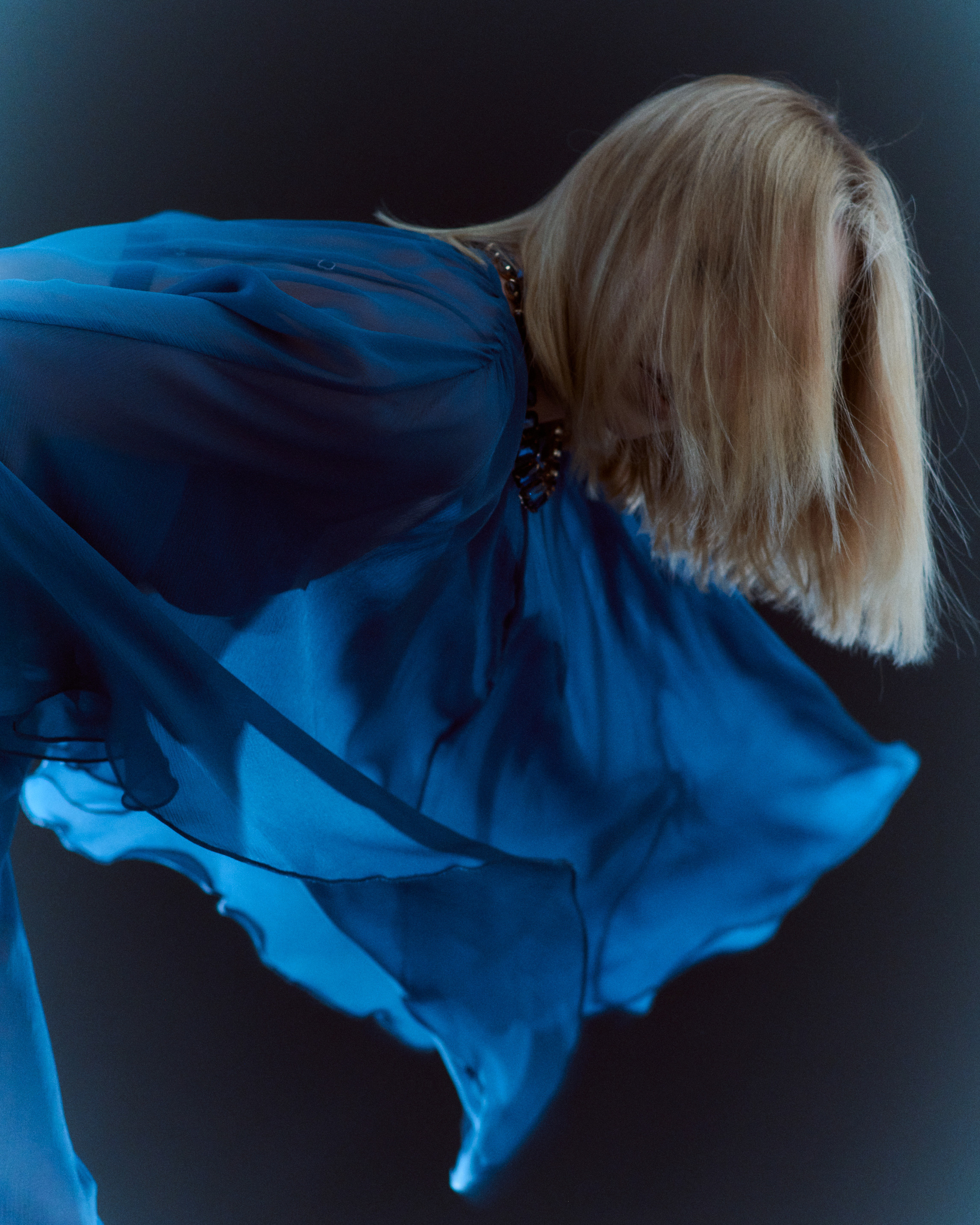 Blue ocean. Z H U R A V L E V