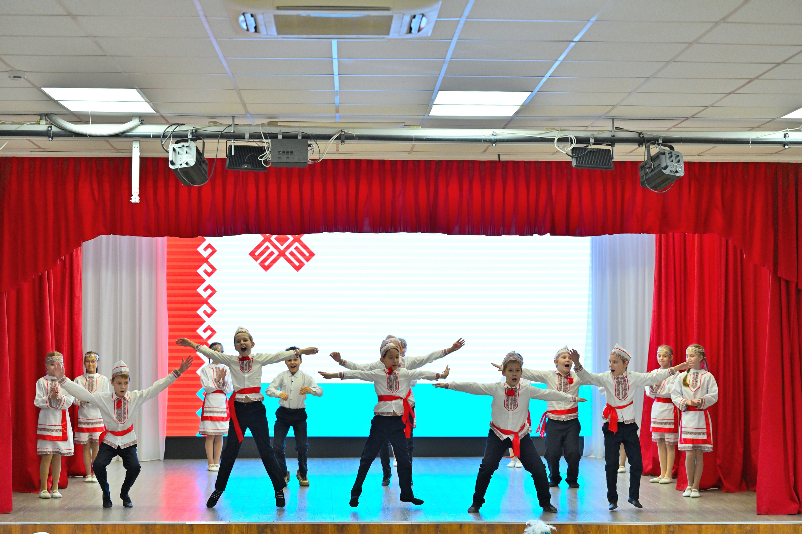 2025-11-21 День семьи 127. Снежинск фото Андрианов