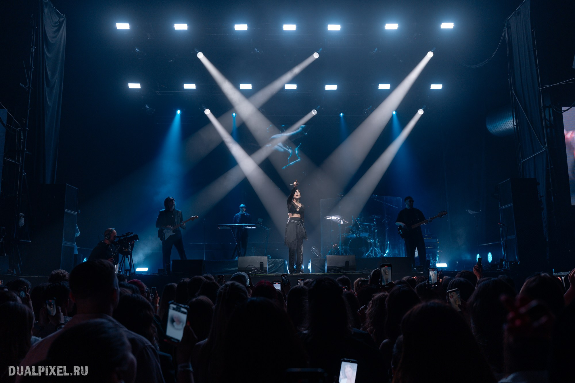 Mona. Магия музыки в кадре: Концертная Фотография