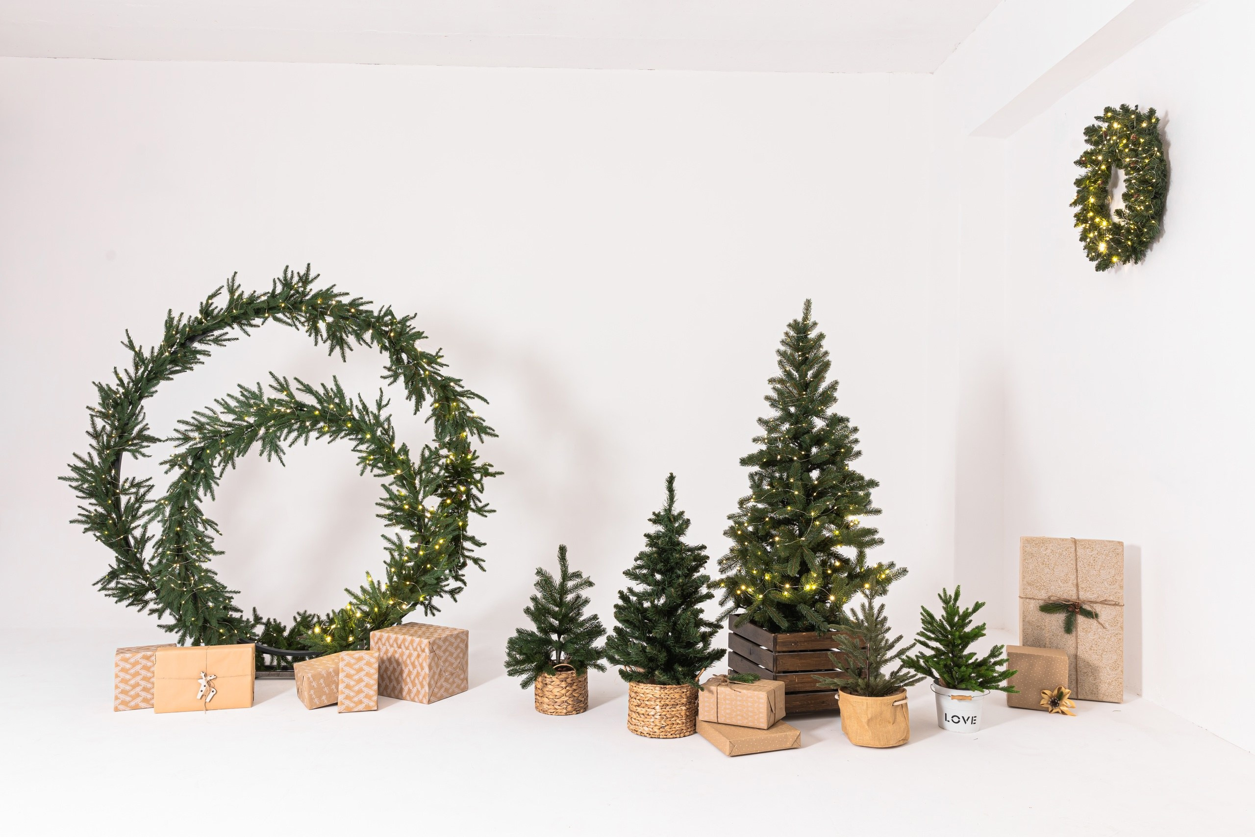 Новогодние фотостудии Екатеринбурга 2025. Фотограф в Екатеринбурге Артём Зайнетдинов