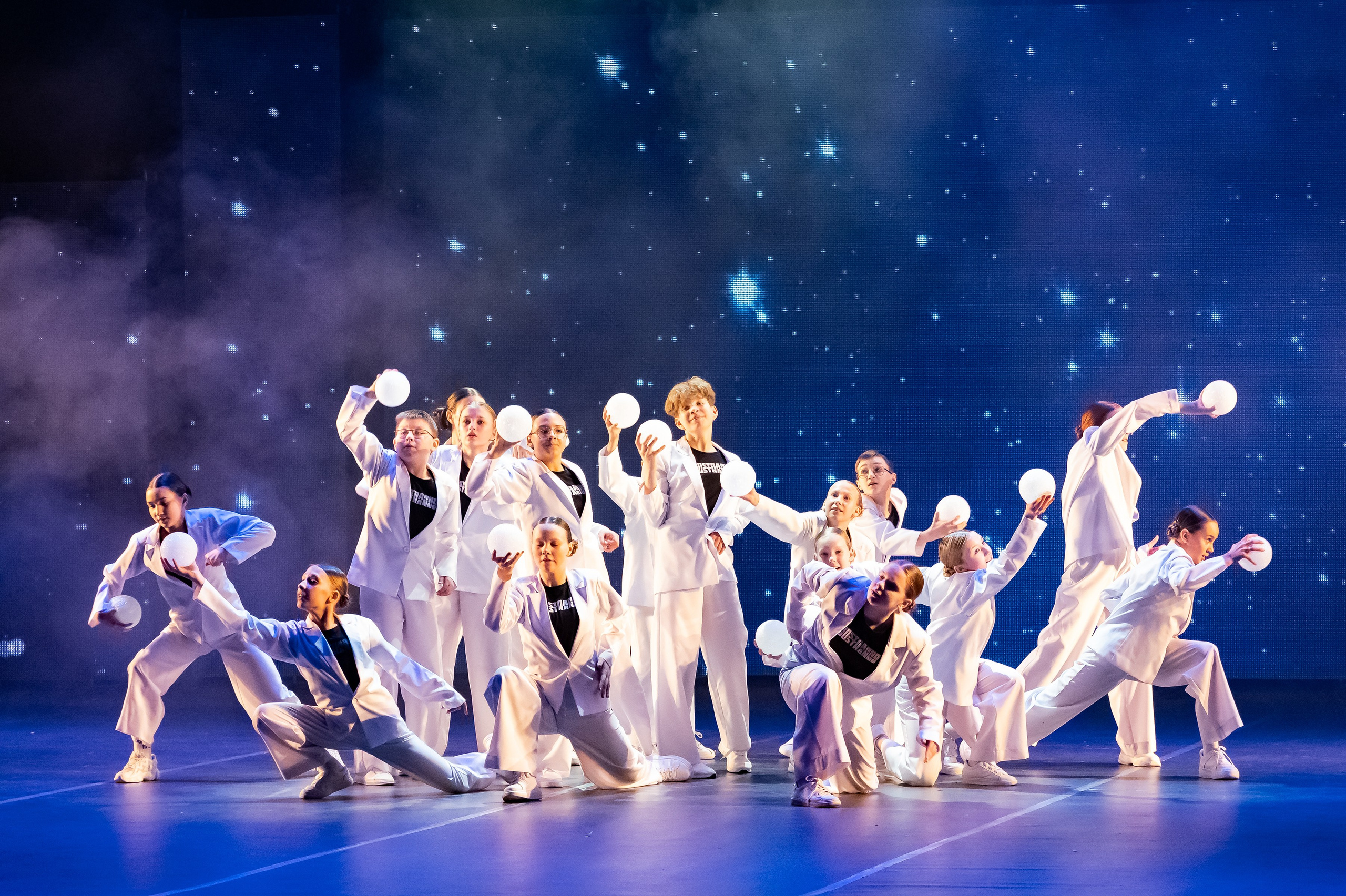 Концерт «Пространные танцы». Репортажный, семейный и детский фотограф в Пензе и Заречном Арина Ермилова. Картины барельеф на заказ