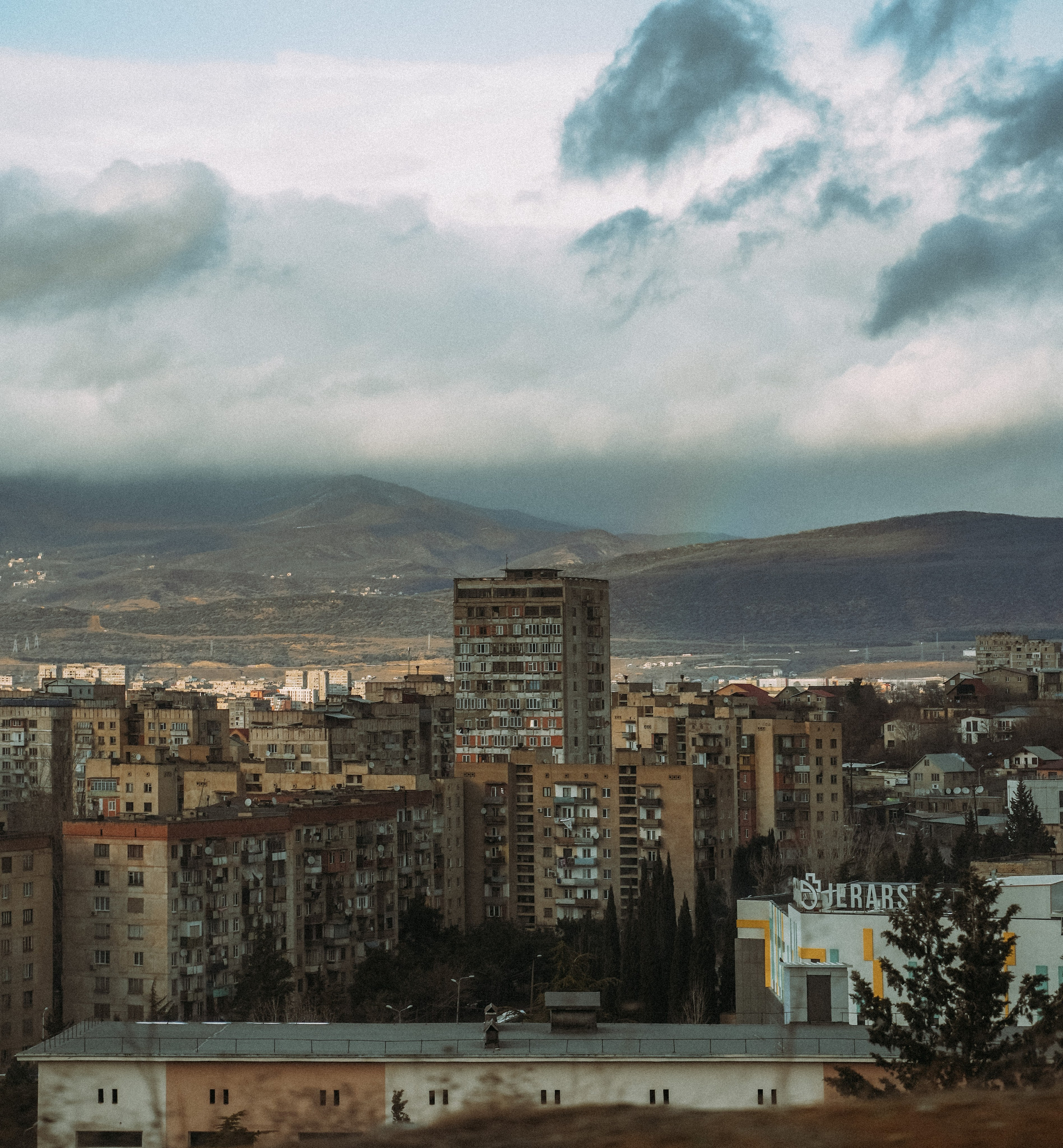 ТБИЛИСИ 2023-2024. Стрит-фотография, полная абсурда, идиотизма и красоты