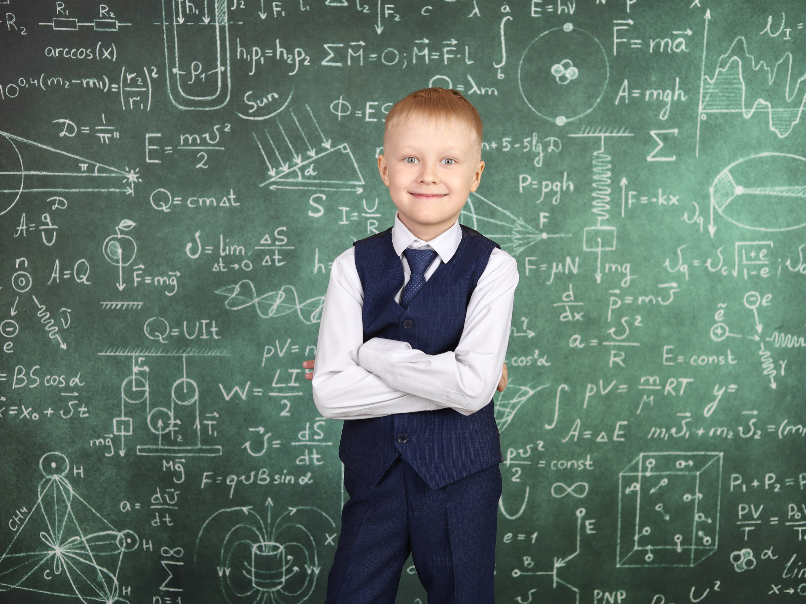 Выпускная книга "Ветер". Выпускные альбомы в Тюмени для школ, садов, вузов спортивных секций