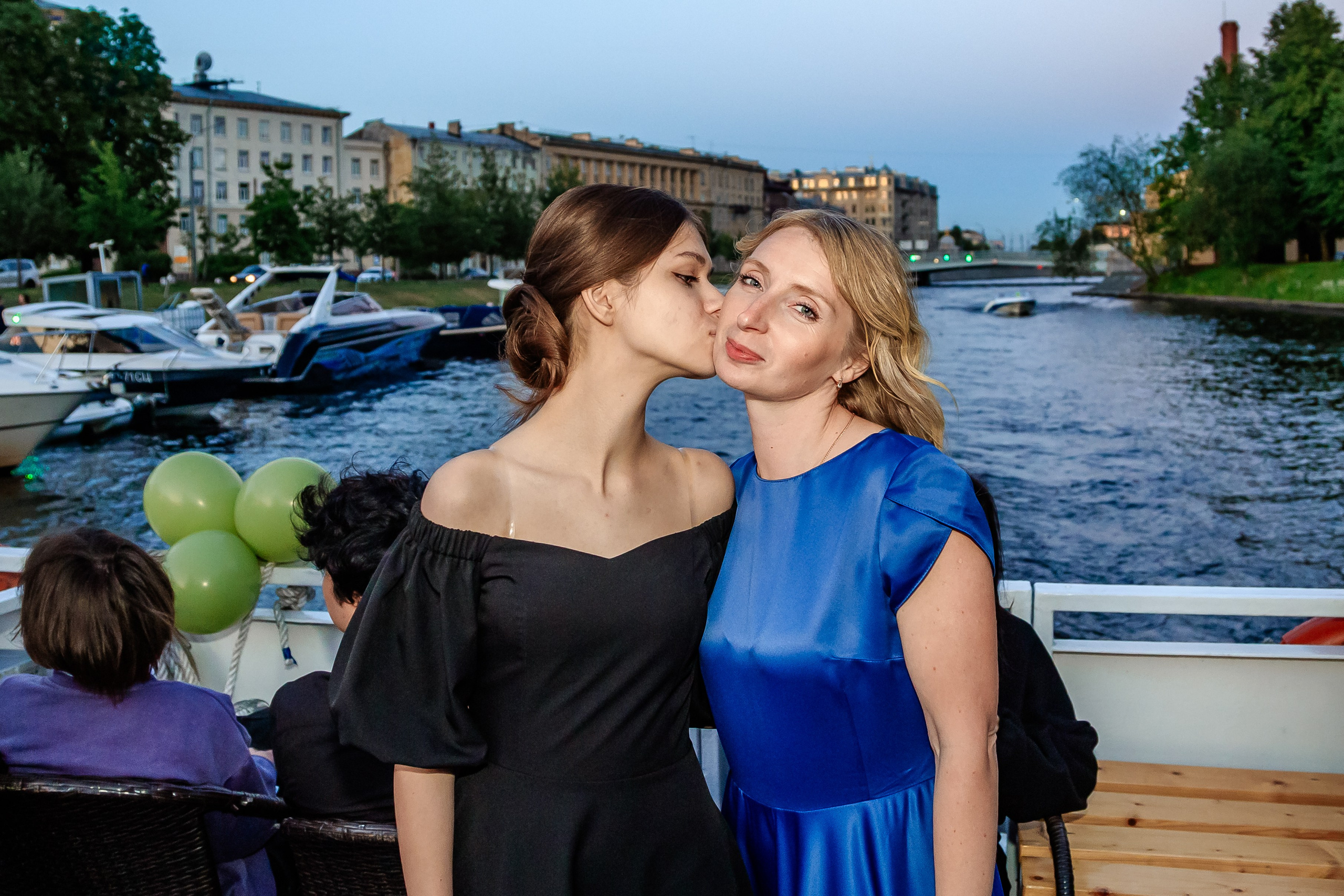 Выпускной на теплоходе. Фотограф в Санкт-Петербурге Чумаков Семен