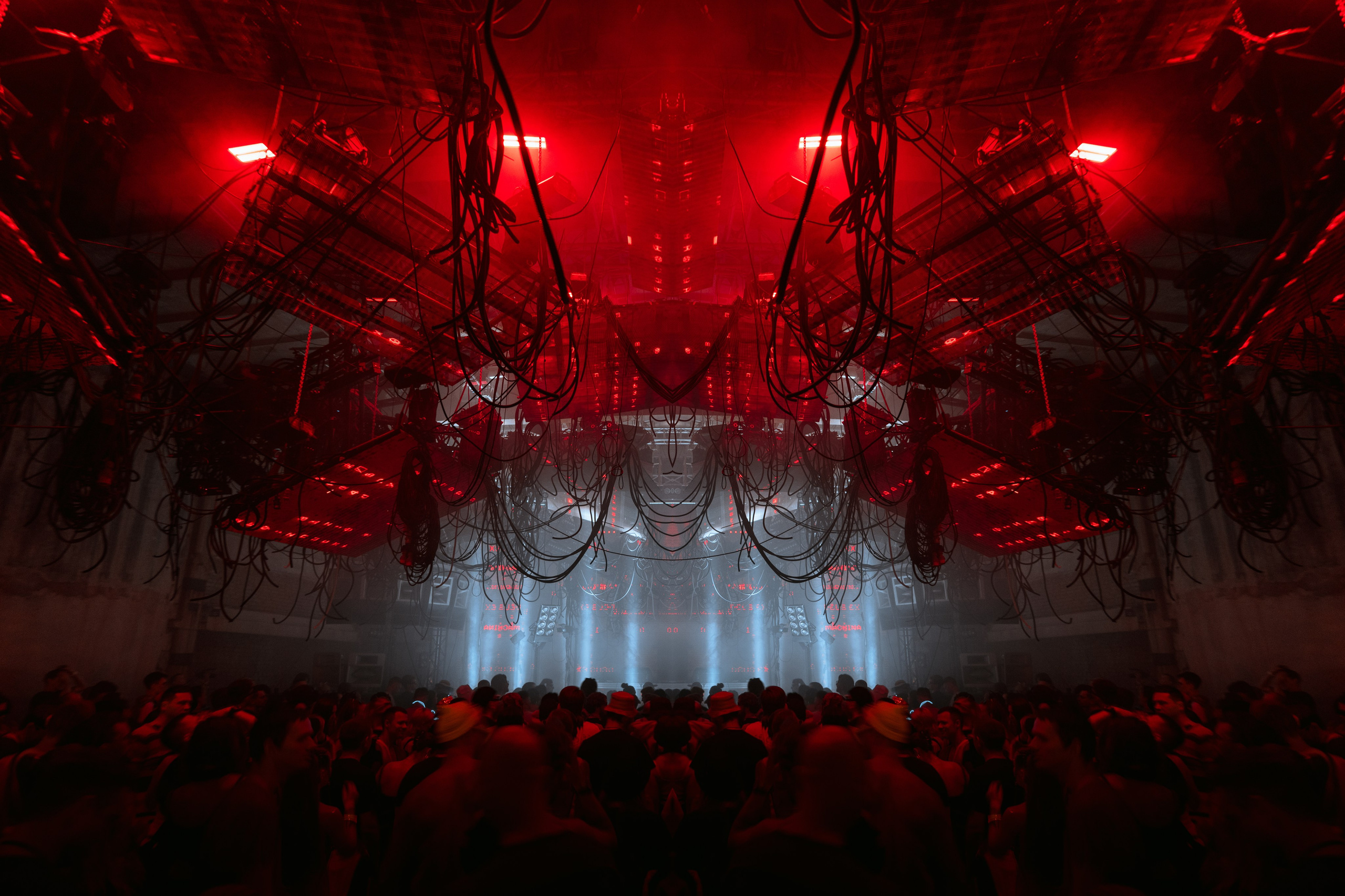 Outline 2024. @tomrus: Рустам Шагиморданов — фотограф