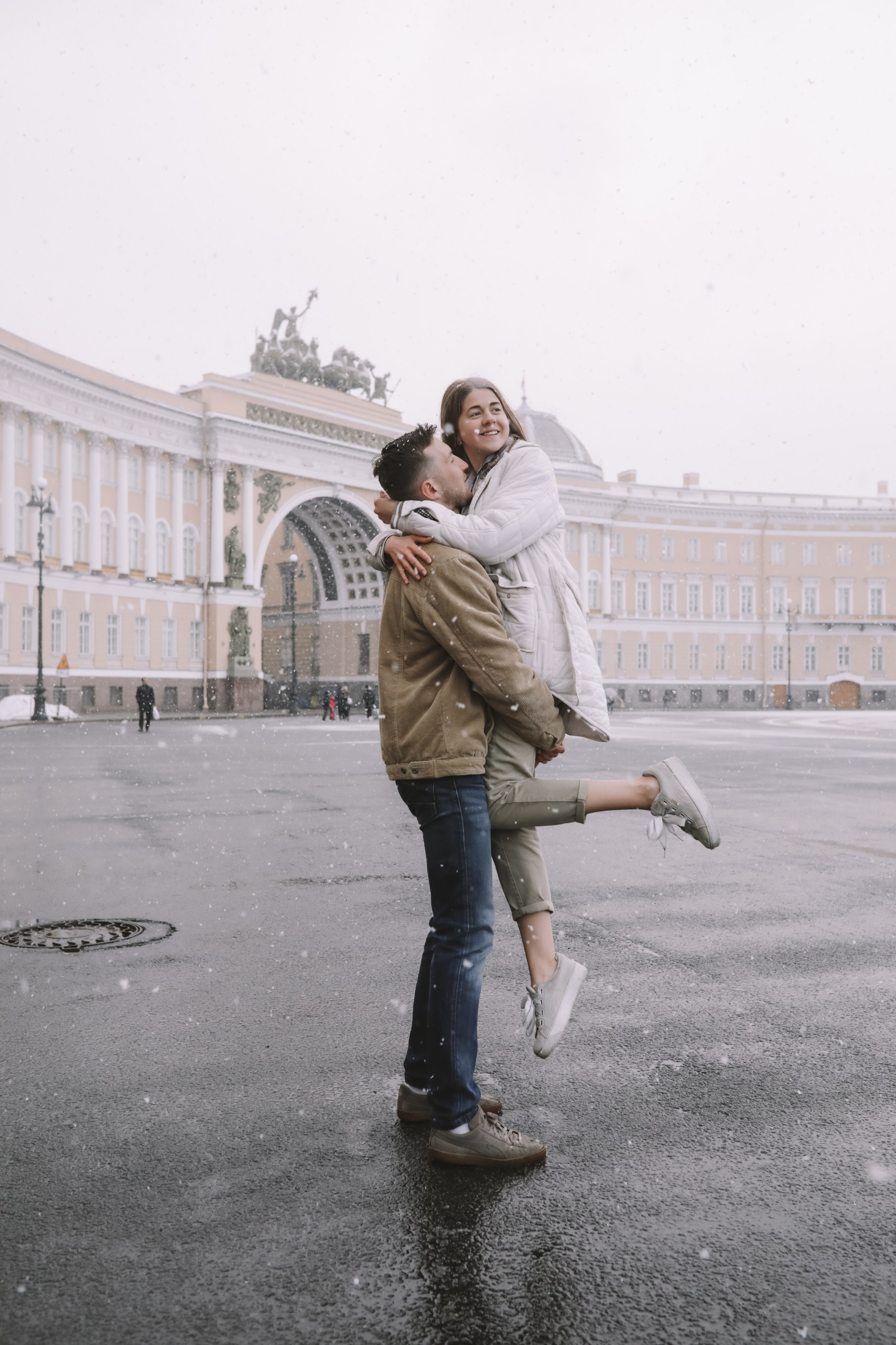 Фотопрогулка по Дворцовой площади под первым снегом, в Санкт-Петербурге. Фотограф в Санкт-Петербурге Разиля Идиятуллина