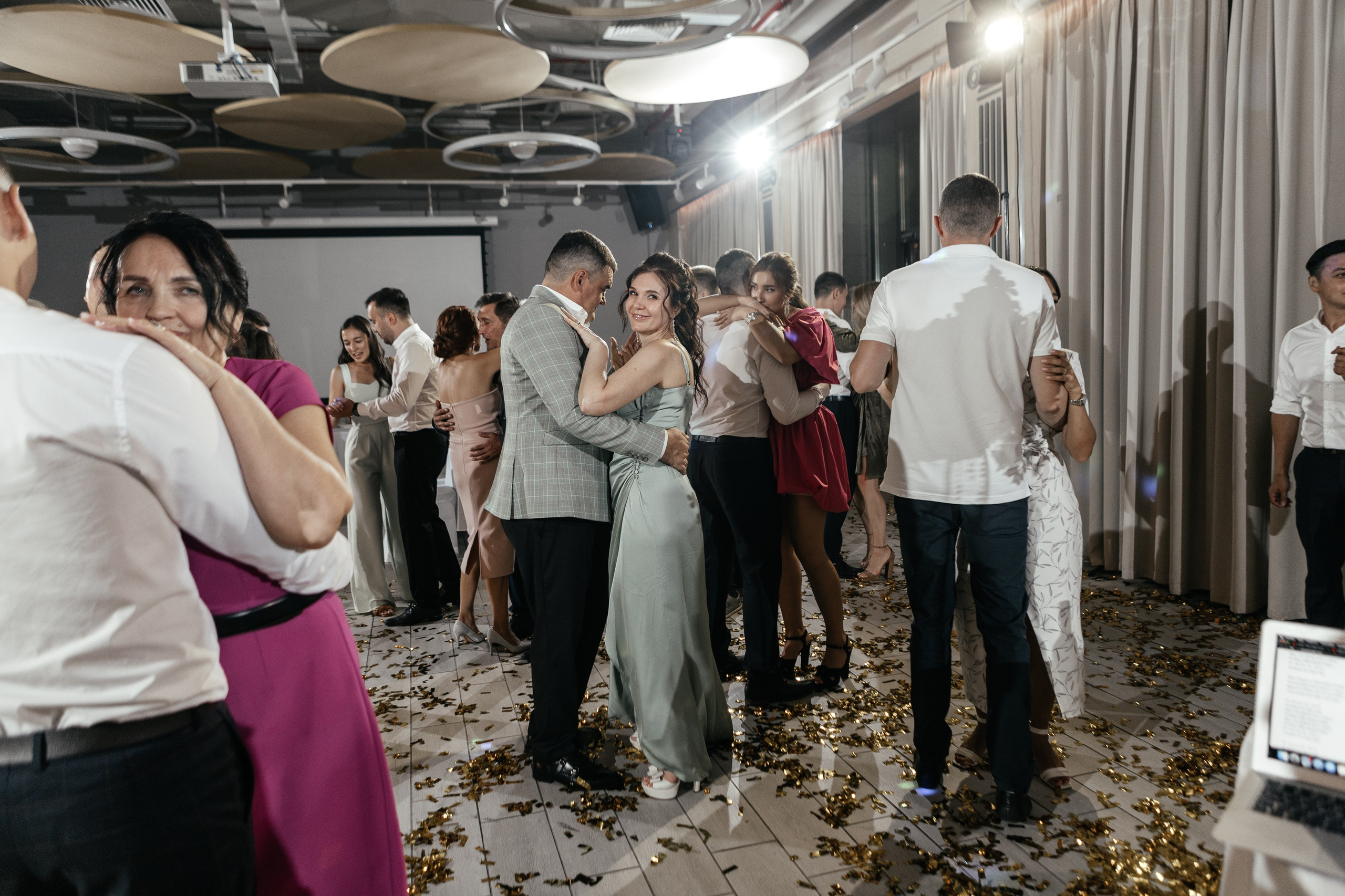 Свадебный фотограф Уфа — Руслан ГабдлисламовЖивые эмоции, красивые кадры, воспоминания на всю жизнь.Работаю по всей Республике Башкортоста. Свадебный фотограф Уфа Руслан Габдлисламов