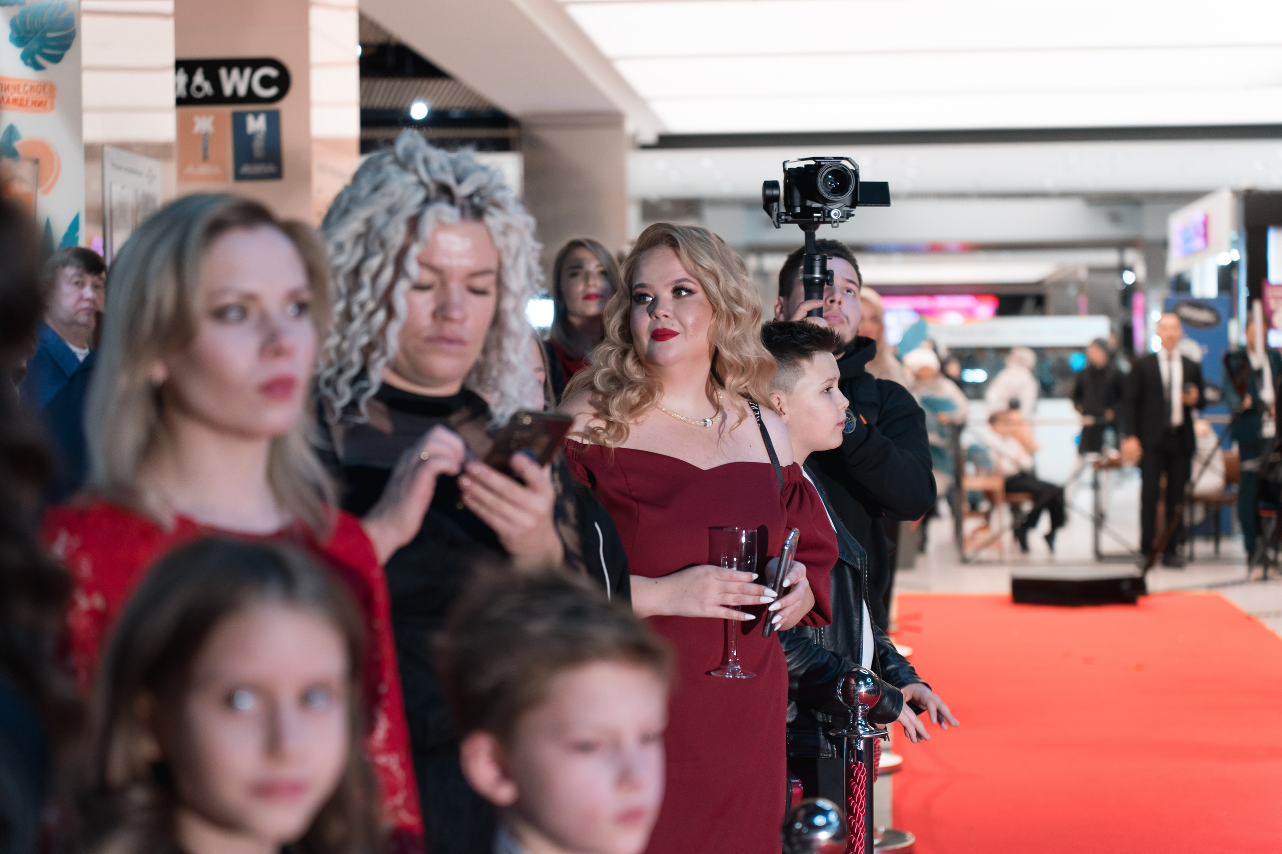 Веб-сериал «МЫ». Для тех, кто не ждёт удачи, а создаёт её. Каждая фотосессия — это твой момент, твой стиль, твой успех. 📸