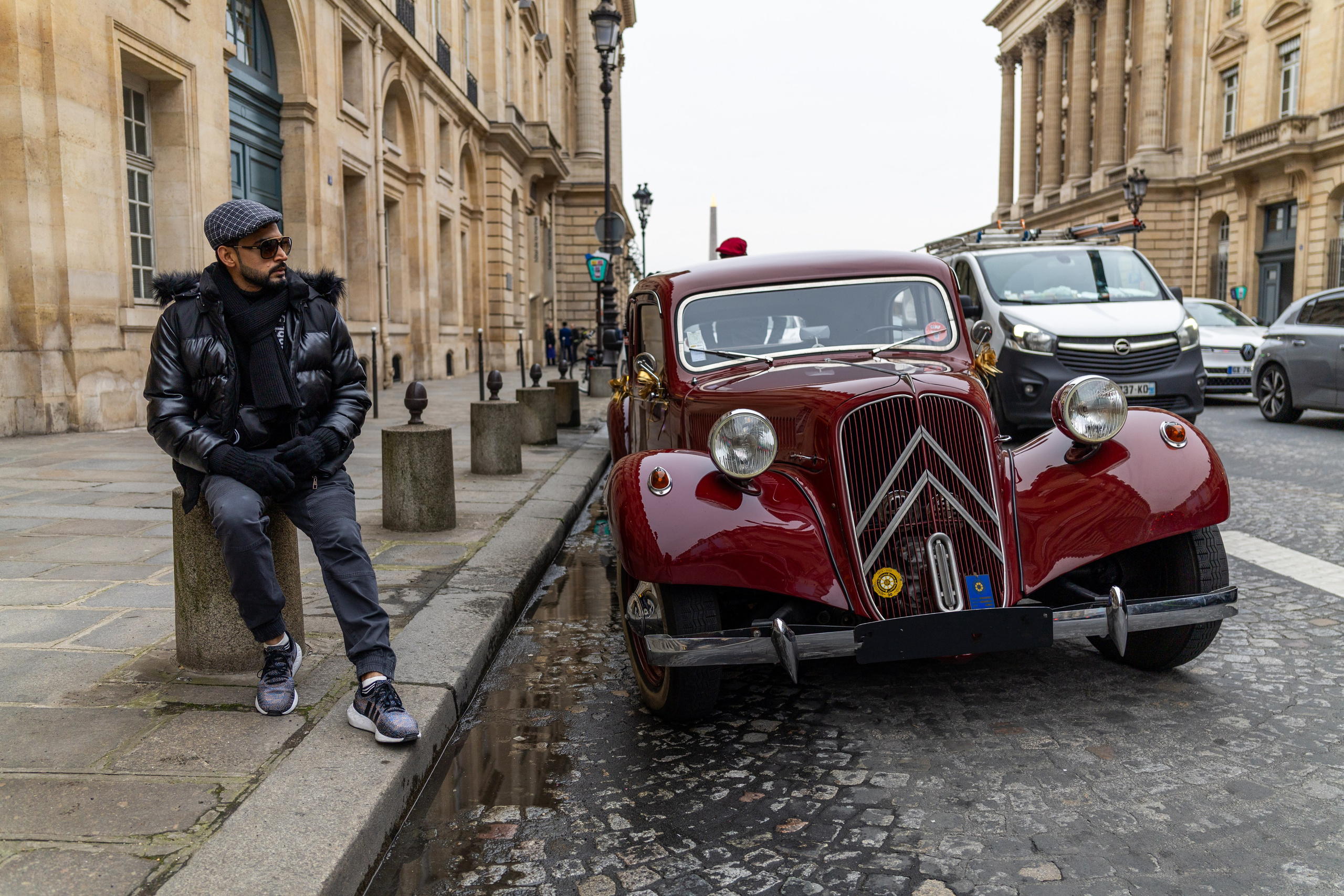 Vintage car. Director — Photo & Video Paris
