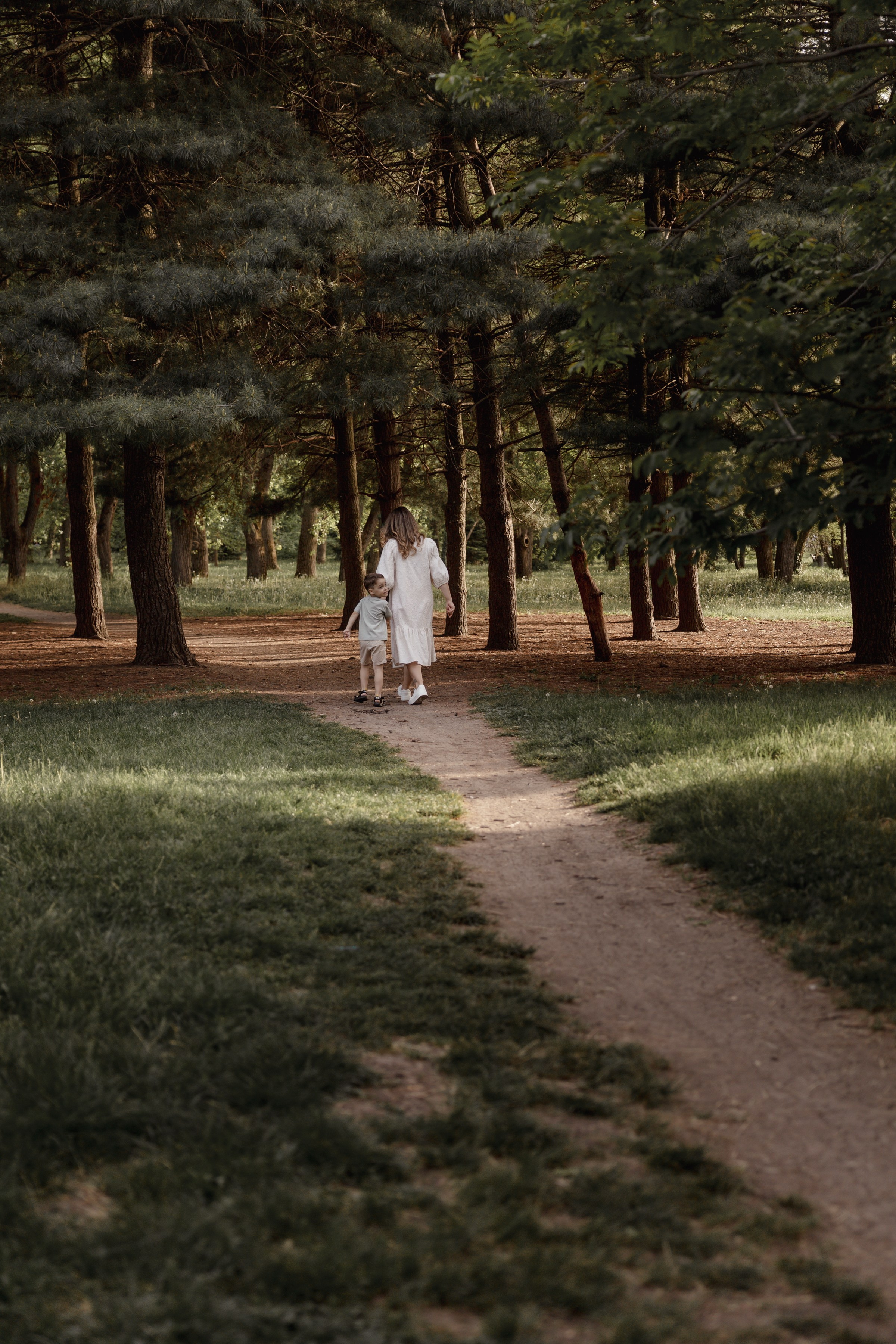 Мама и сын — прогулка в парке. Семейный и детский фотограф в Краснодаре Ксения Новикова
