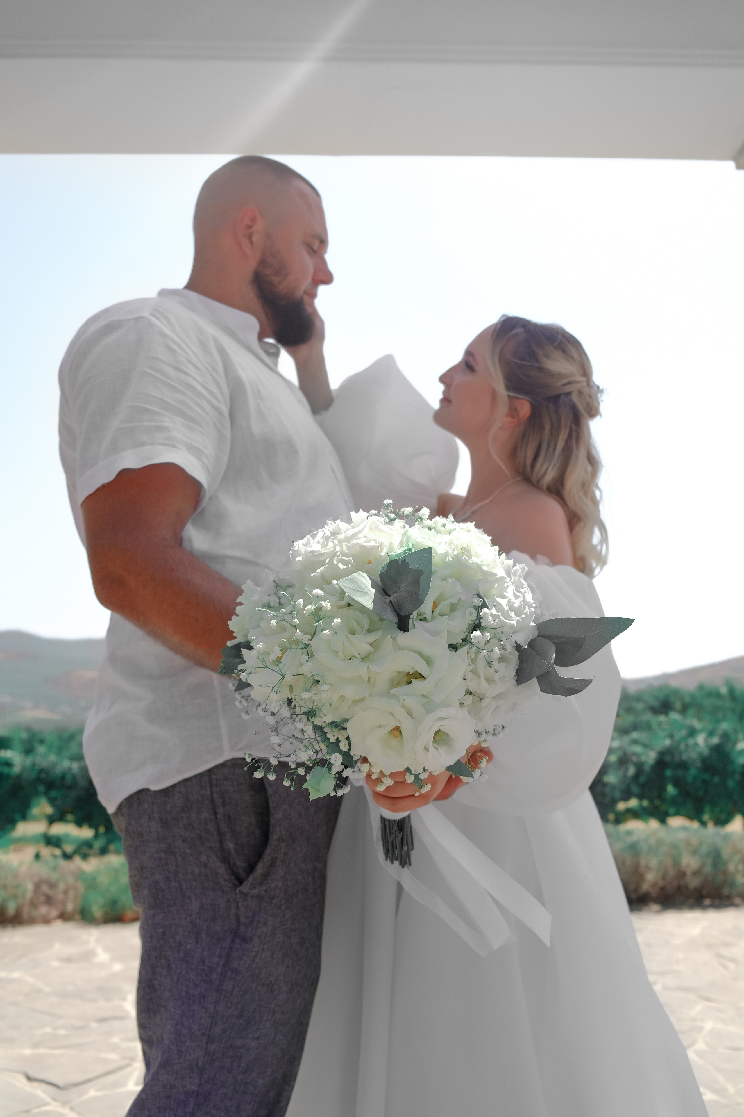 Свадебная фотосессия в Новом Херсонесе и Золотой балке. Профессиональная фотосъемка в Крыму. Натуральные эмоции и живые кадры. Забронируйте дату прямо сейчас!