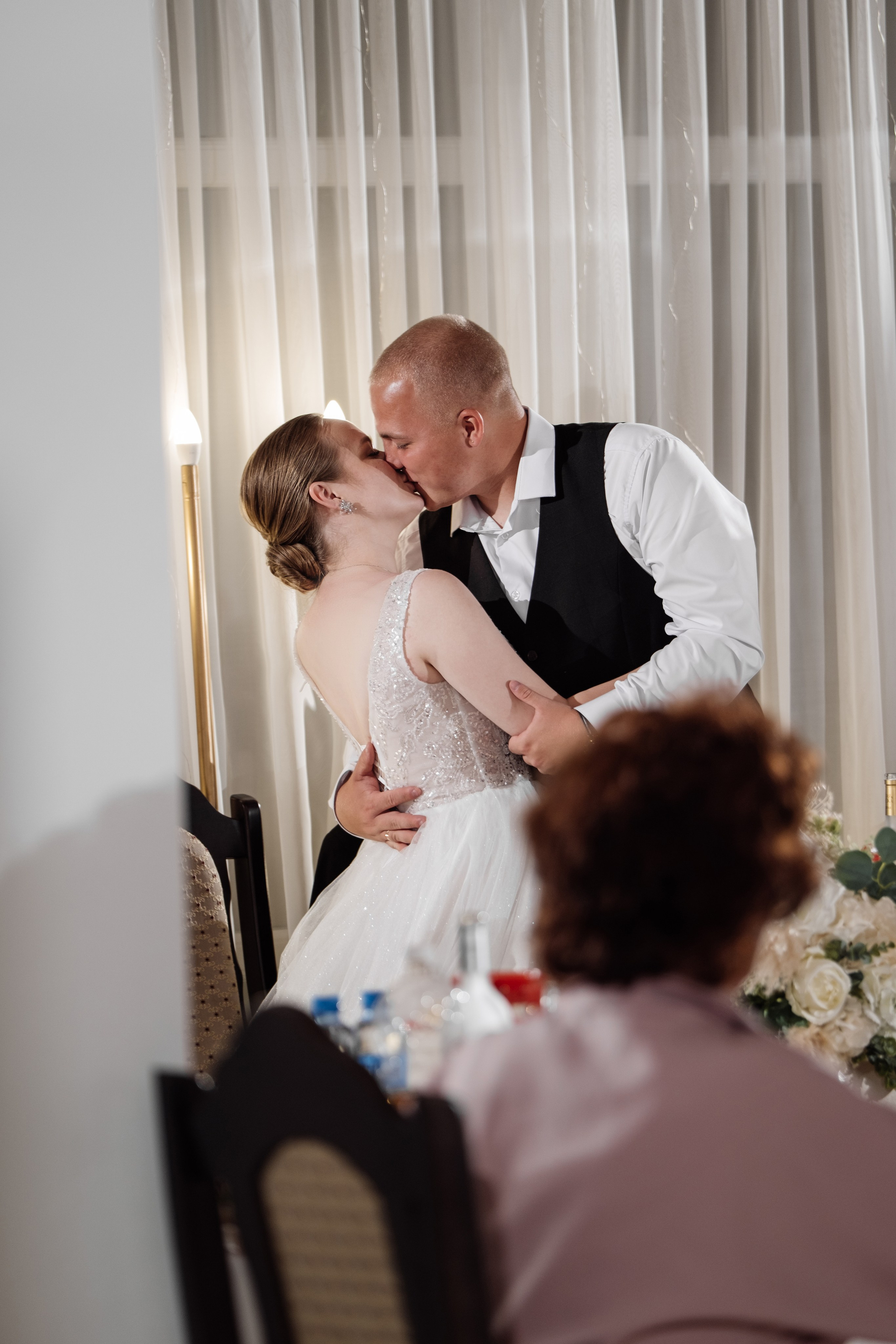 Свадебный ретопртаж. Профессиональная фотосъемка в Крыму. Натуральные эмоции и живые кадры. Забронируйте дату прямо сейчас!