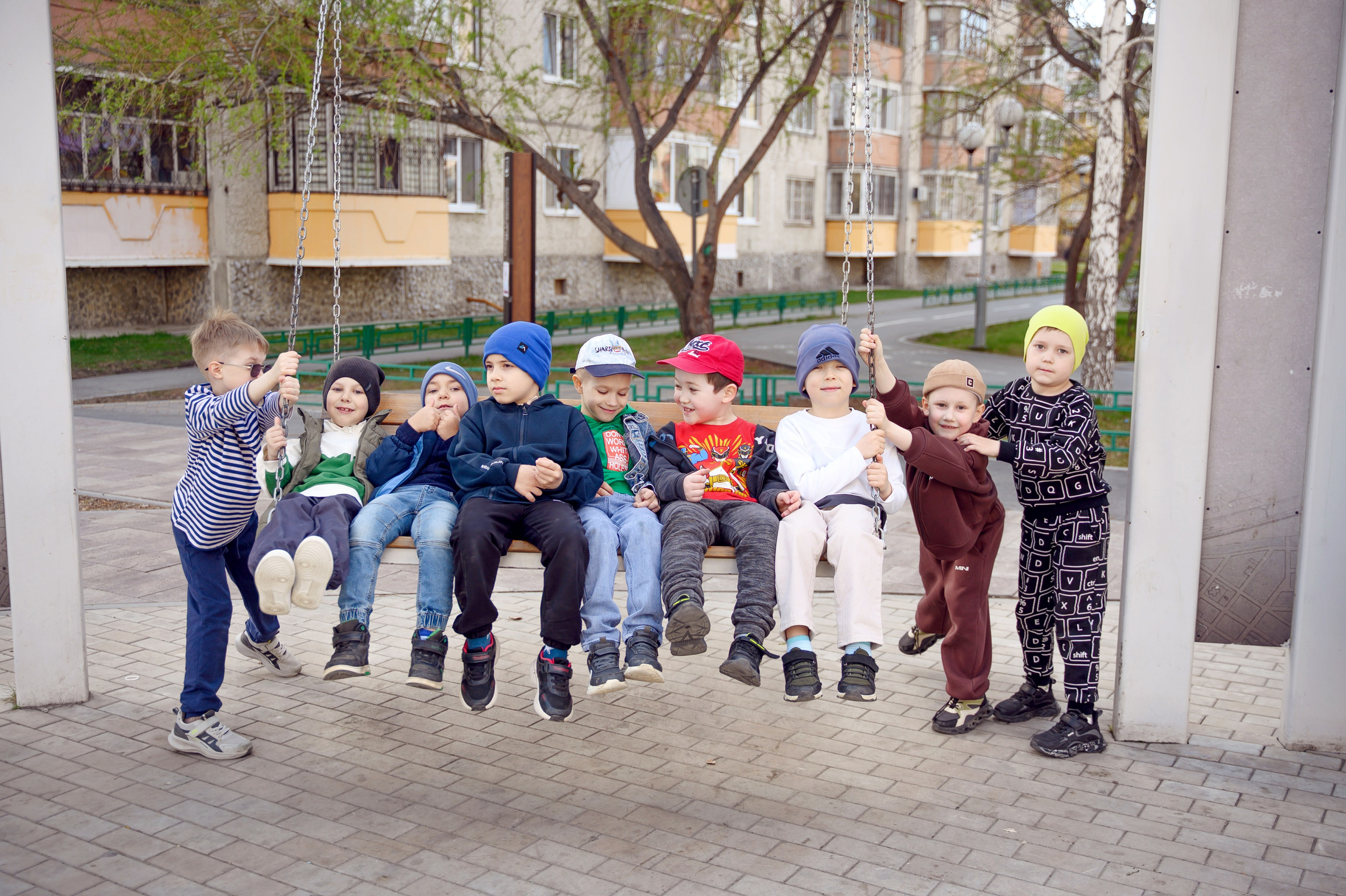 Выпускной альбом «Бусинки» сад № 3 индивидуальный дизайн альбома. Фотограф новорожденных, семейный детский в Тюмени Татьяна Морозова