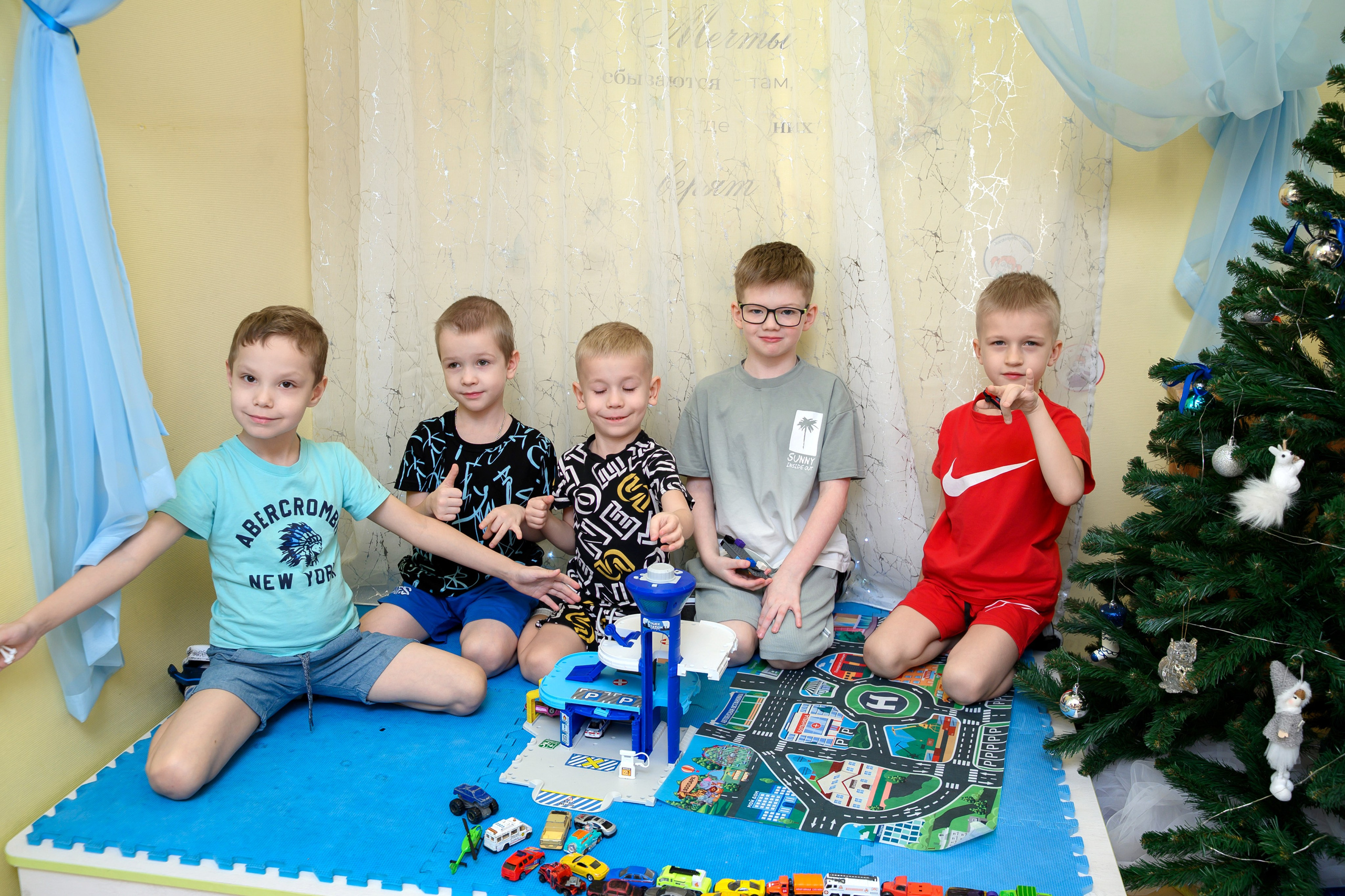Выпускной альбом «Звёздочки» сад № 3 индивидуальный дизайн. Фотограф новорожденных, семейный детский в Тюмени Татьяна Морозова
