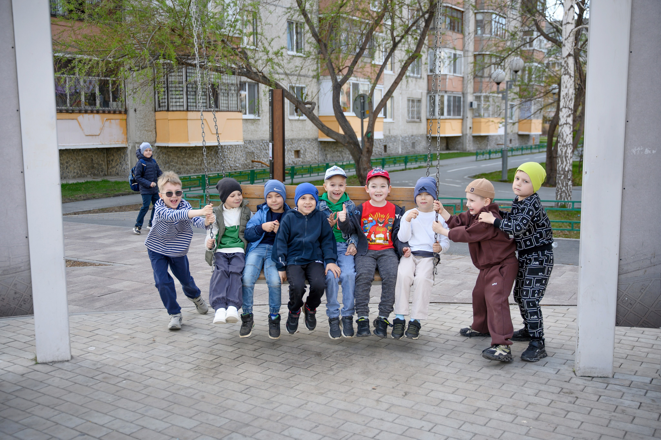 Выпускной альбом «Бусинки» сад № 3 индивидуальный дизайн альбома. Фотограф новорожденных, семейный детский в Тюмени Татьяна Морозова