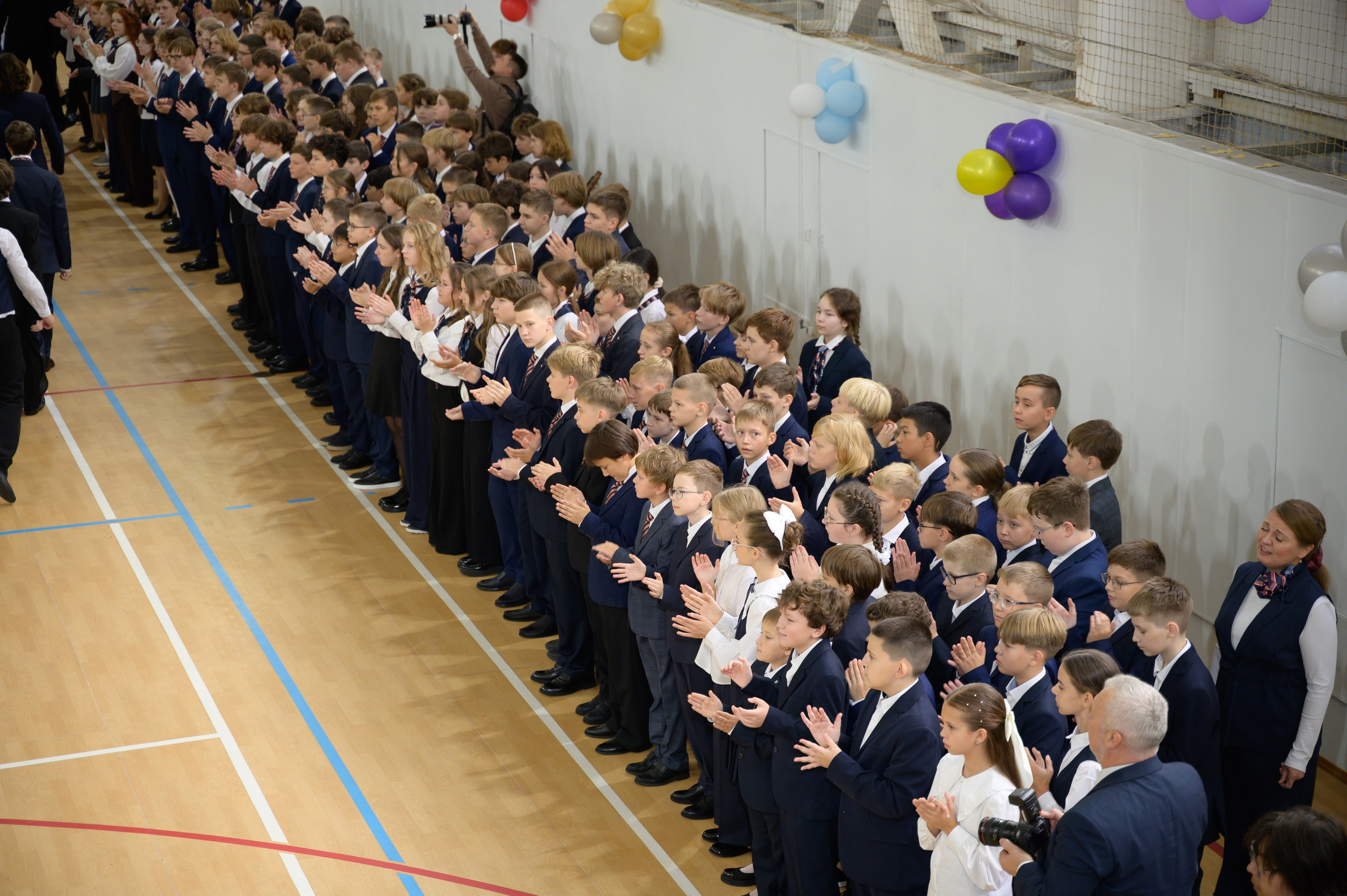 Линейка ФМШ 1 сентября 2026. Фотограф новорожденных, семейный детский в Тюмени Татьяна Морозова